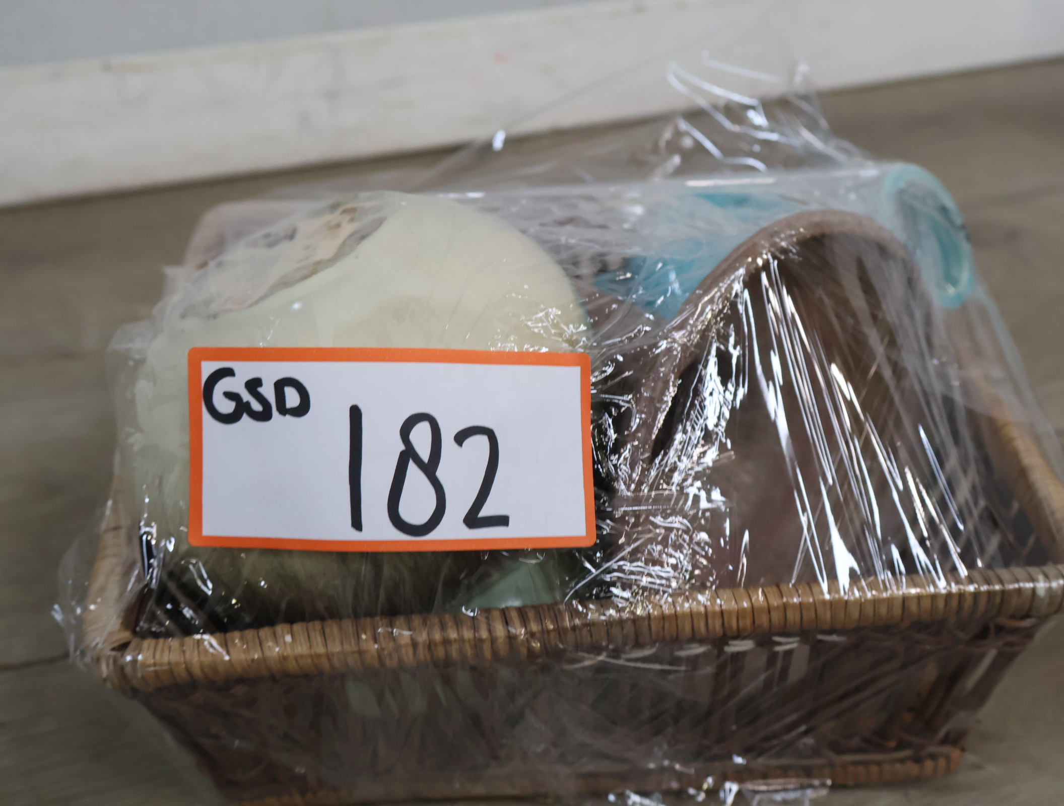 Set van drie keramische vazen – foto 16 – kavel bij GSD Auctions, Zoeterwoude