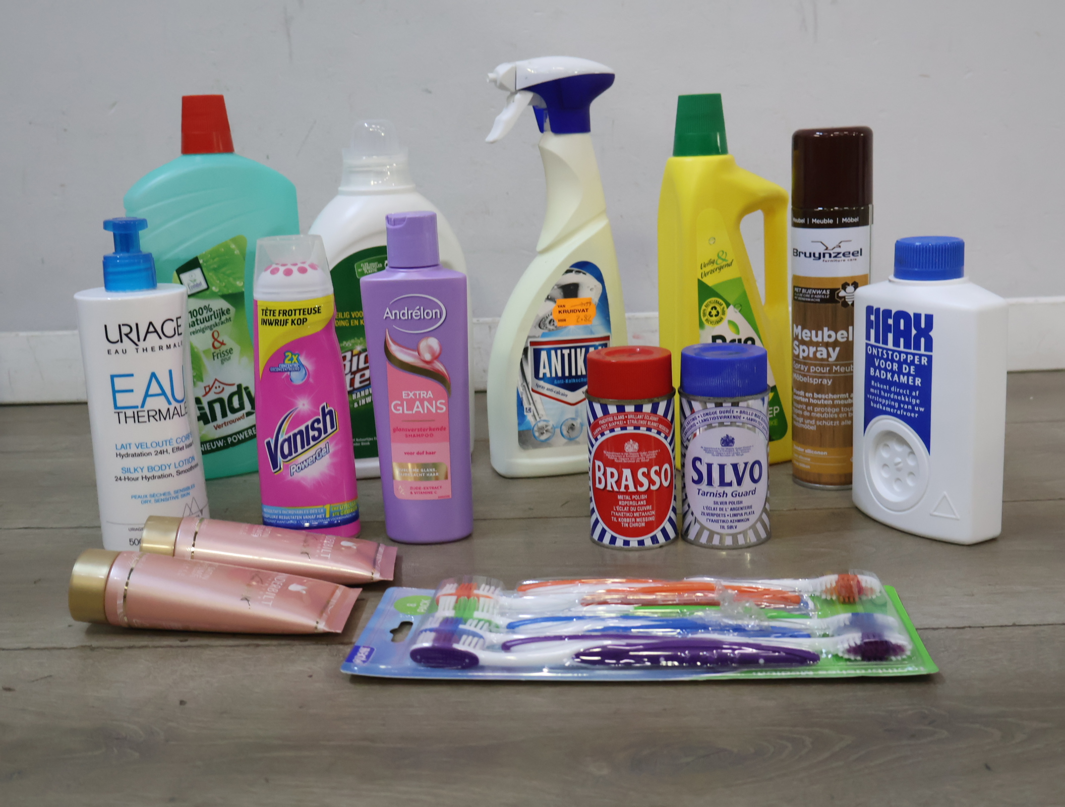 Huishoudelijke en persoonlijke verzorgingsproducten – foto 4 – kavel bij GSD Auctions, Zoeterwoude