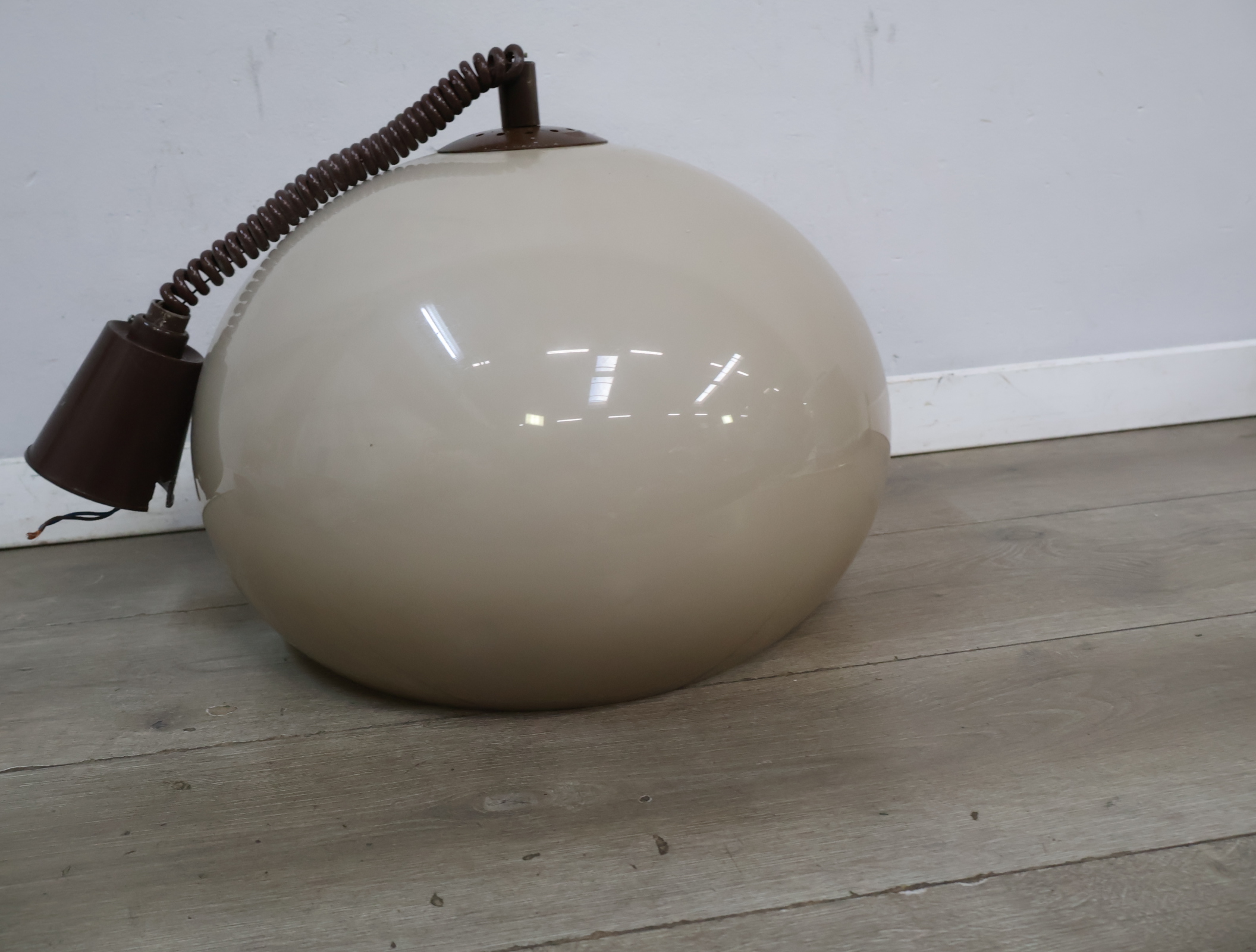 Vintage beige-bruine 'mushroom' Hanglamp - Jaren '60 – foto 4 – kavel bij GSD Auctions, Zoeterwoude