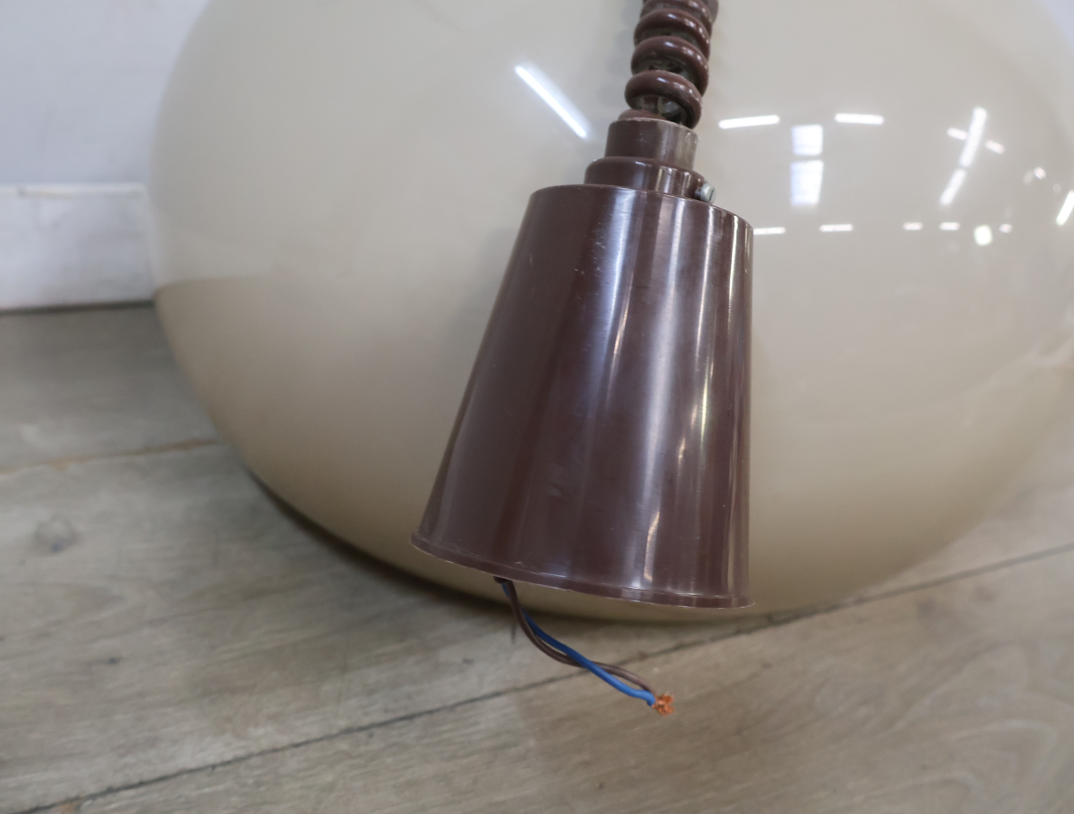 Vintage beige-bruine 'mushroom' Hanglamp - Jaren '60 – foto 8 – kavel bij GSD Auctions, Zoeterwoude