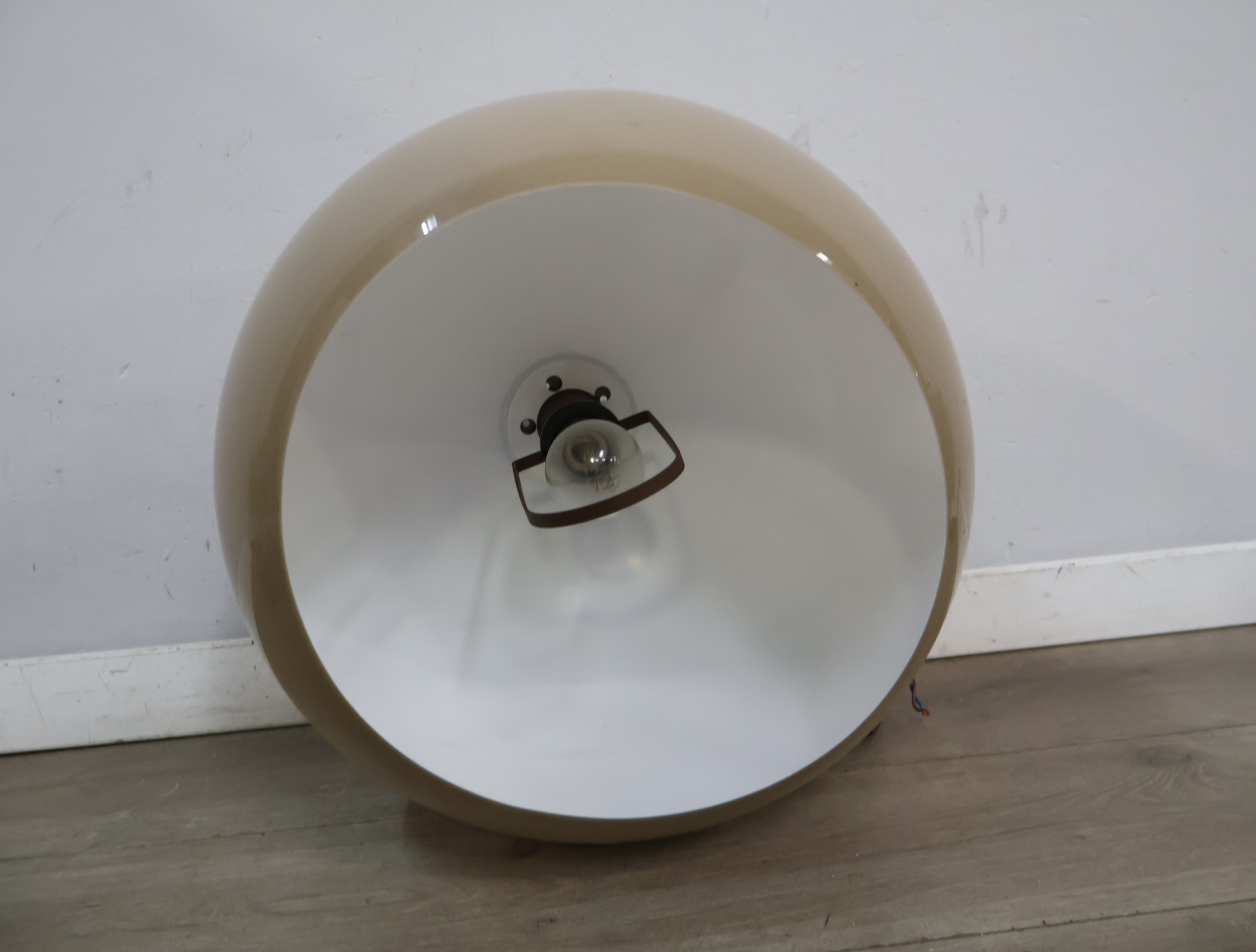 Vintage beige-bruine 'mushroom' Hanglamp - Jaren '60 – foto 11 – kavel bij GSD Auctions, Zoeterwoude