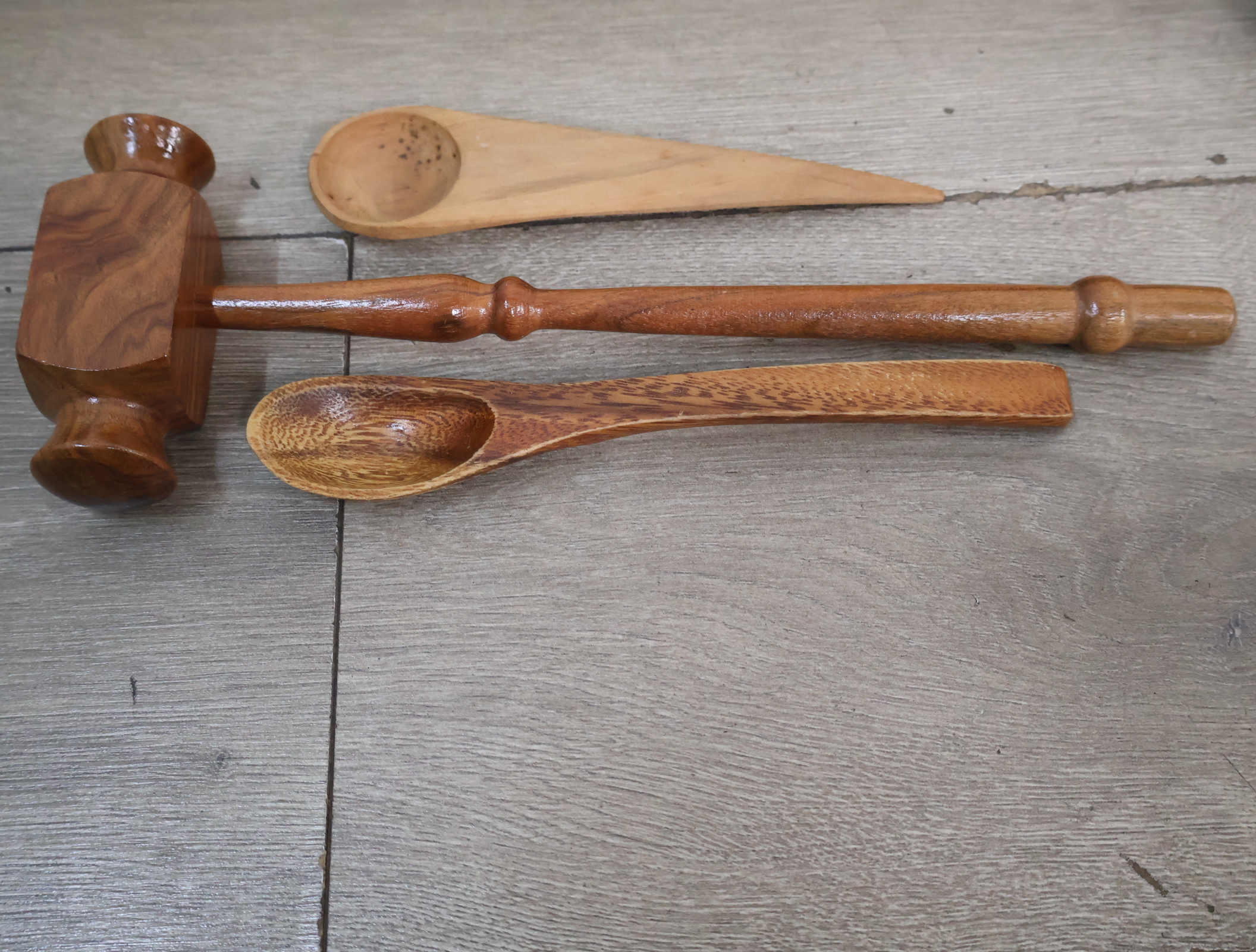 Diverse houten decoratieve items – foto 3 – kavel bij GSD Auctions, Zoeterwoude