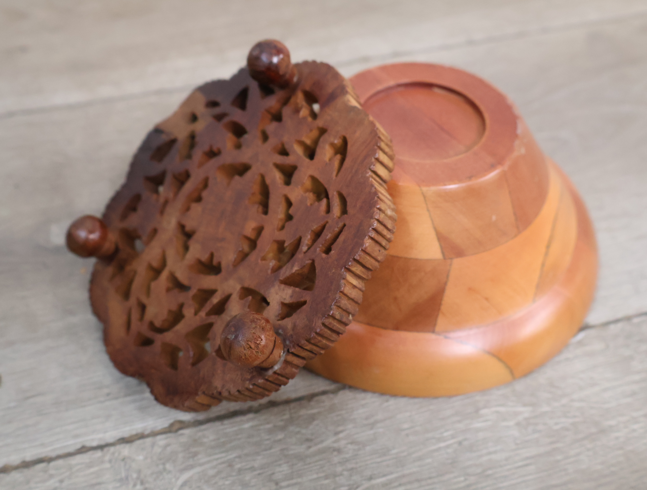 Diverse houten decoratieve items – foto 12 – kavel bij GSD Auctions, Zoeterwoude