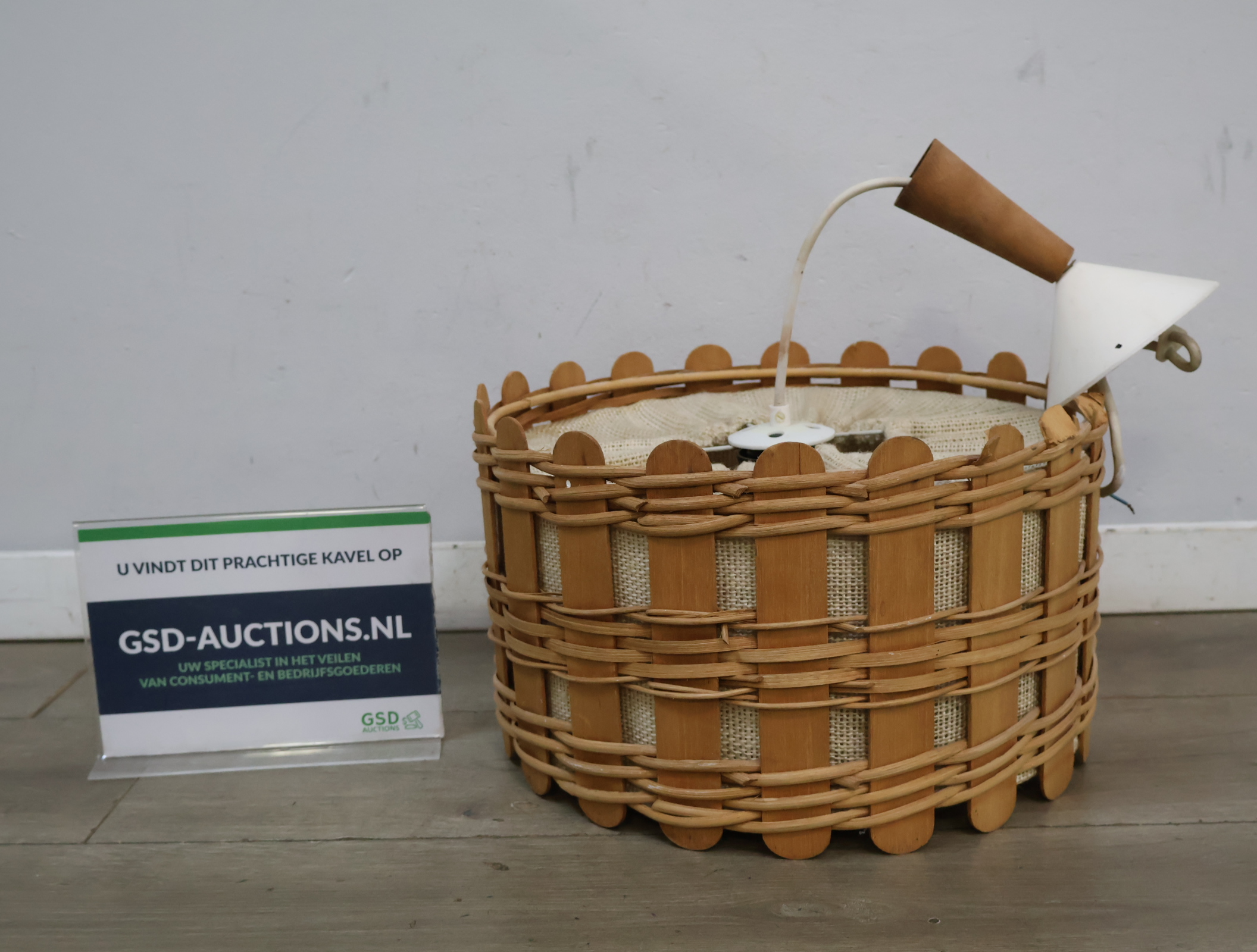 Vintage Scandinavische rotan hanglamp - Jaren '60 – kavel bij GSD Auctions, Zoeterwoude