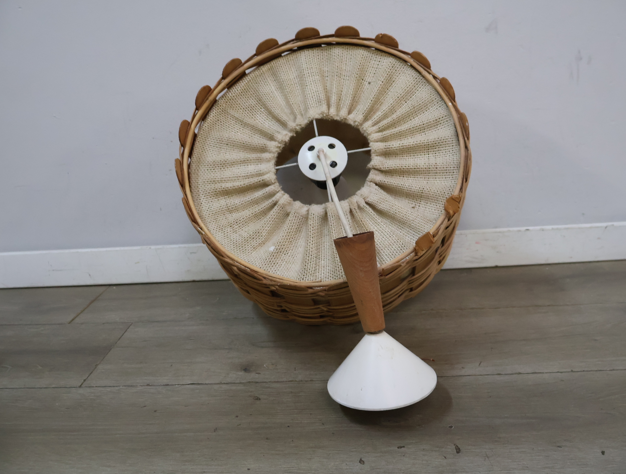 Vintage Scandinavische rotan hanglamp - Jaren '60 – foto 6 – kavel bij GSD Auctions, Zoeterwoude