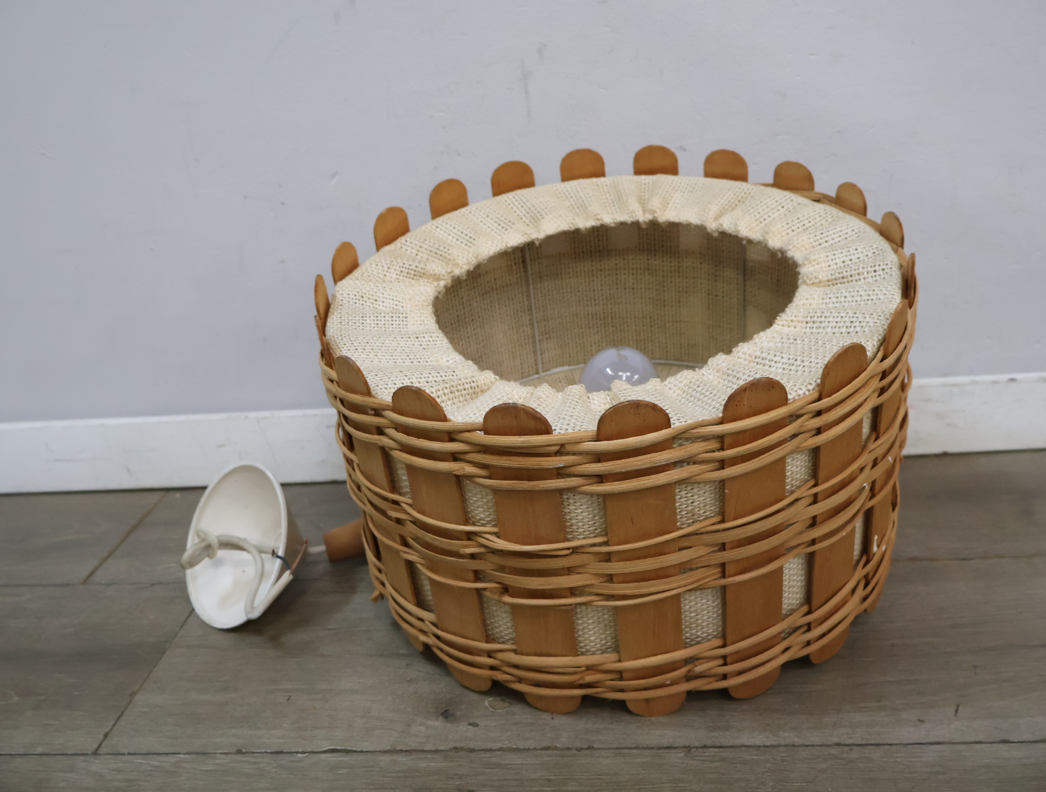 Vintage Scandinavische rotan hanglamp - Jaren '60 – foto 9 – kavel bij GSD Auctions, Zoeterwoude