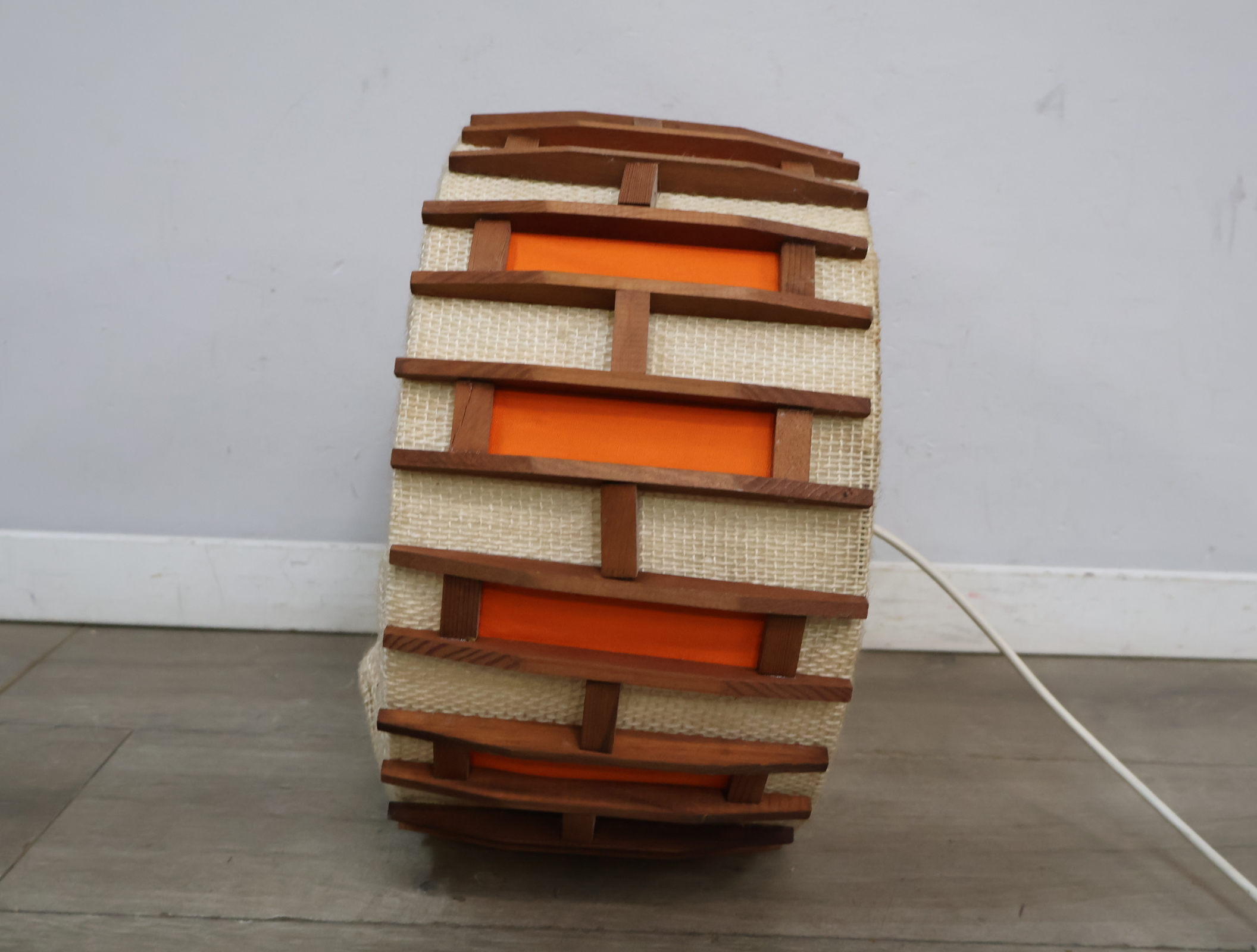 Vintage Scandinavische hanglamp - jute teak – foto 7 – kavel bij GSD Auctions, Zoeterwoude