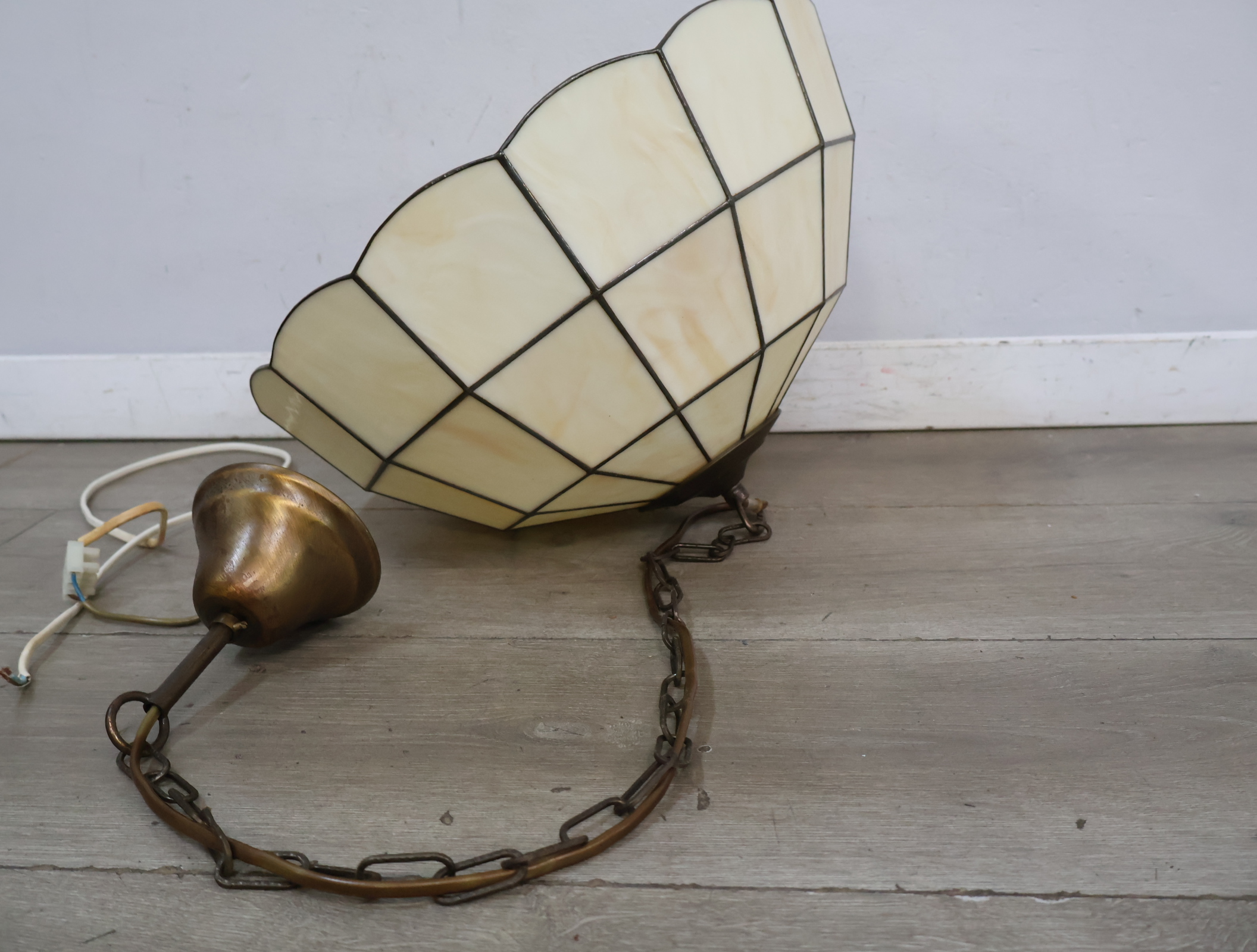 Tiffany stijl hanglamp – foto 8 – kavel bij GSD Auctions, Zoeterwoude