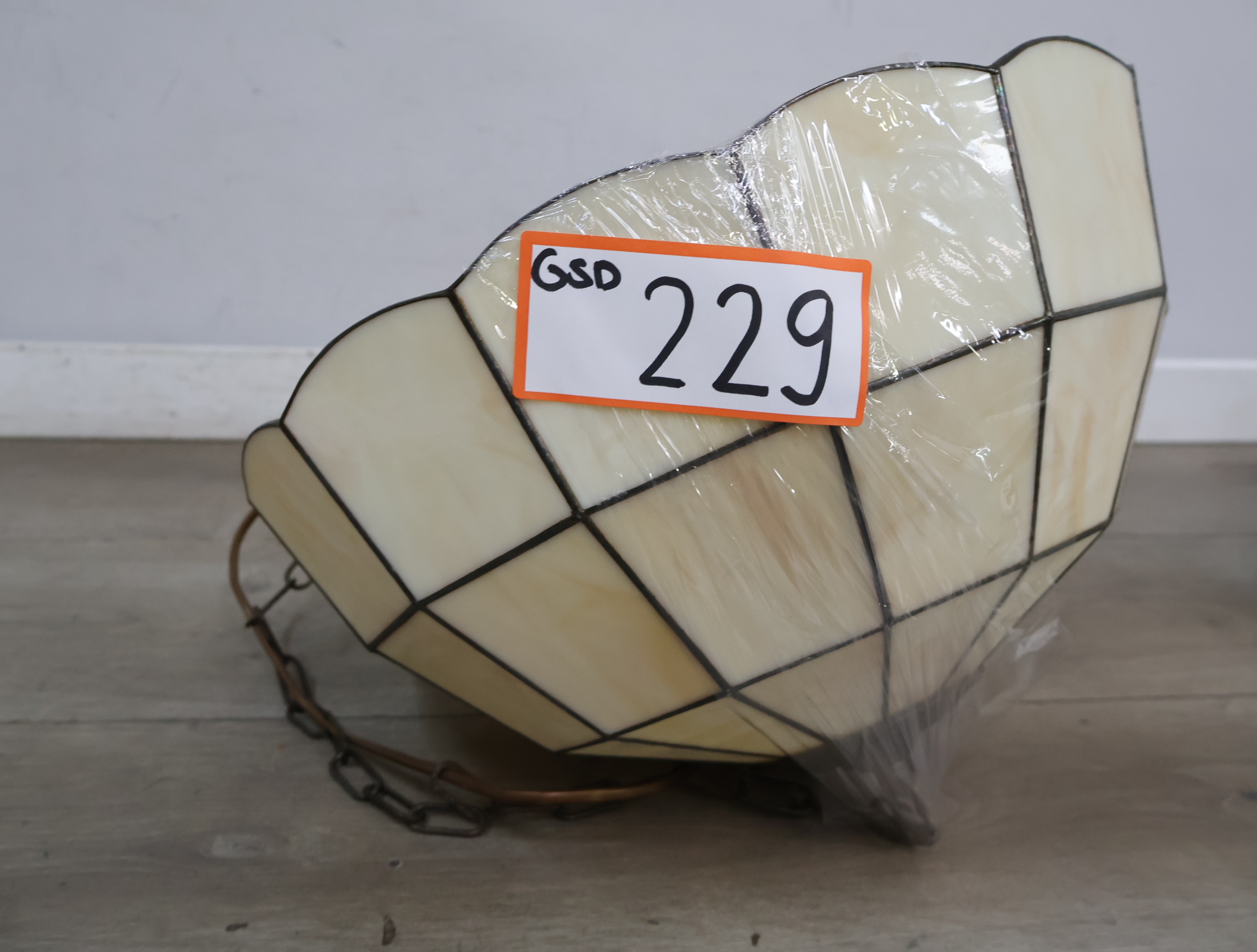Tiffany stijl hanglamp – foto 18 – kavel bij GSD Auctions, Zoeterwoude