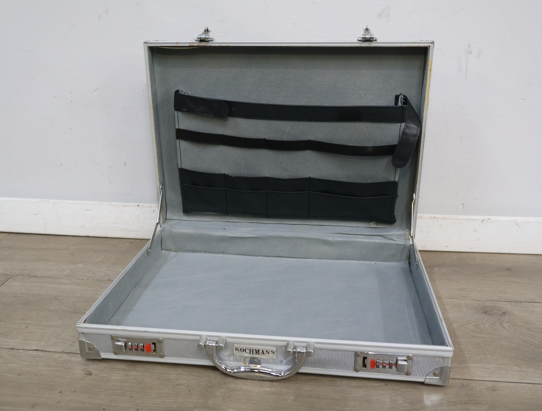 Kochmann aluminium koffer – foto 9 – kavel bij GSD Auctions, Zoeterwoude