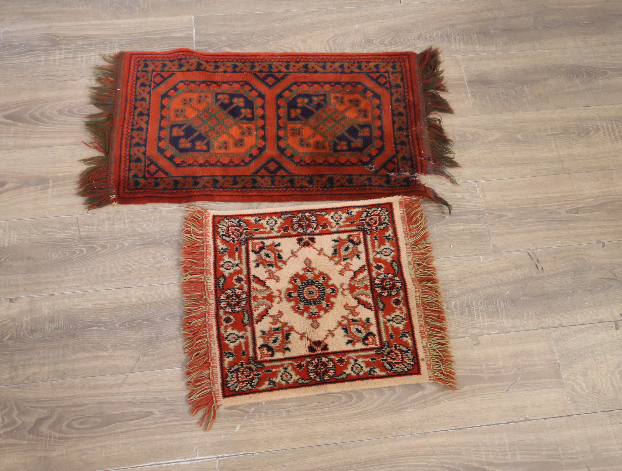 Set van twee kleine vintage kleedjes – foto 4 – kavel bij GSD Auctions, Zoeterwoude