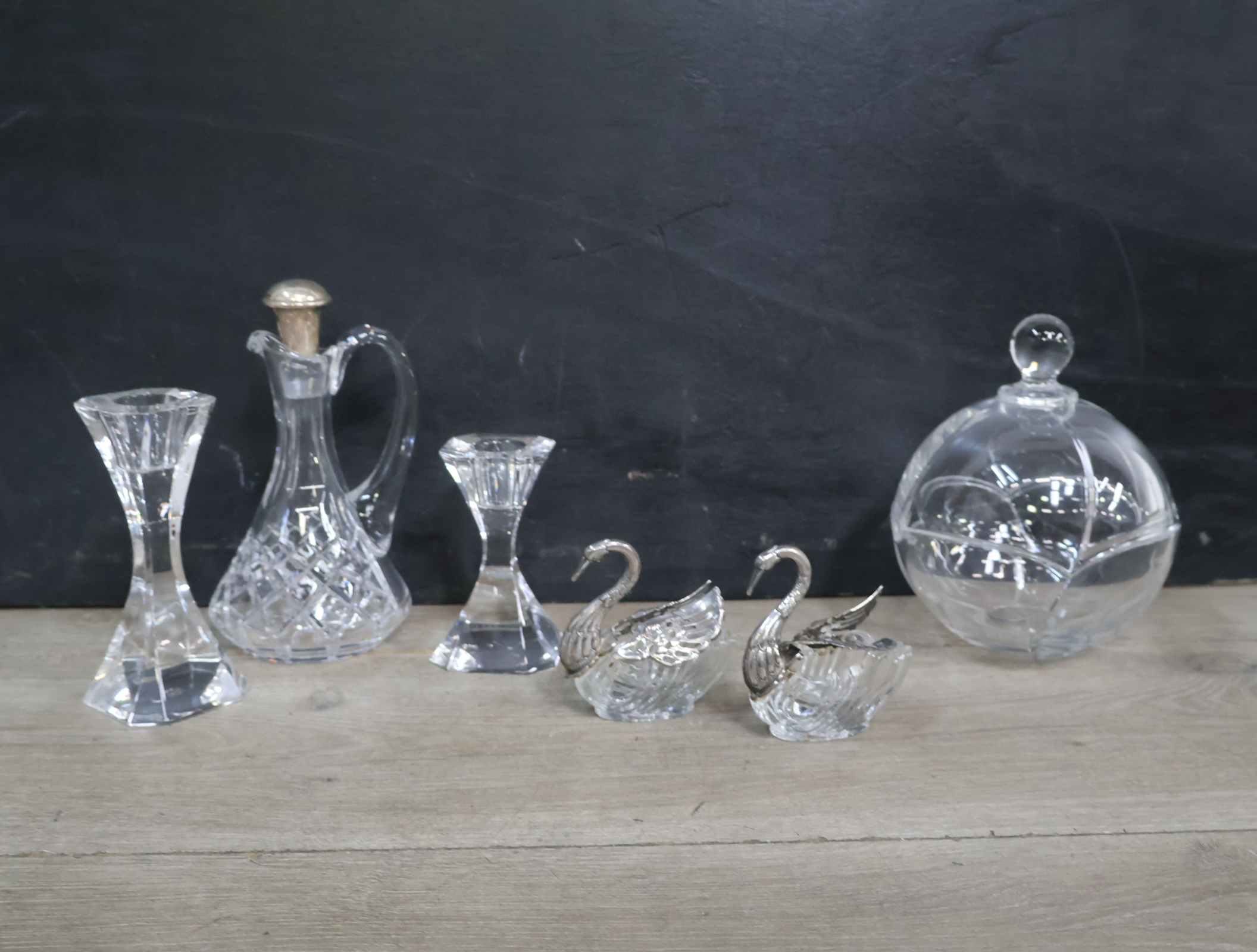 Kristallen karaf, kandelaars en beeldjes – foto 5 – kavel bij GSD Auctions, Zoeterwoude