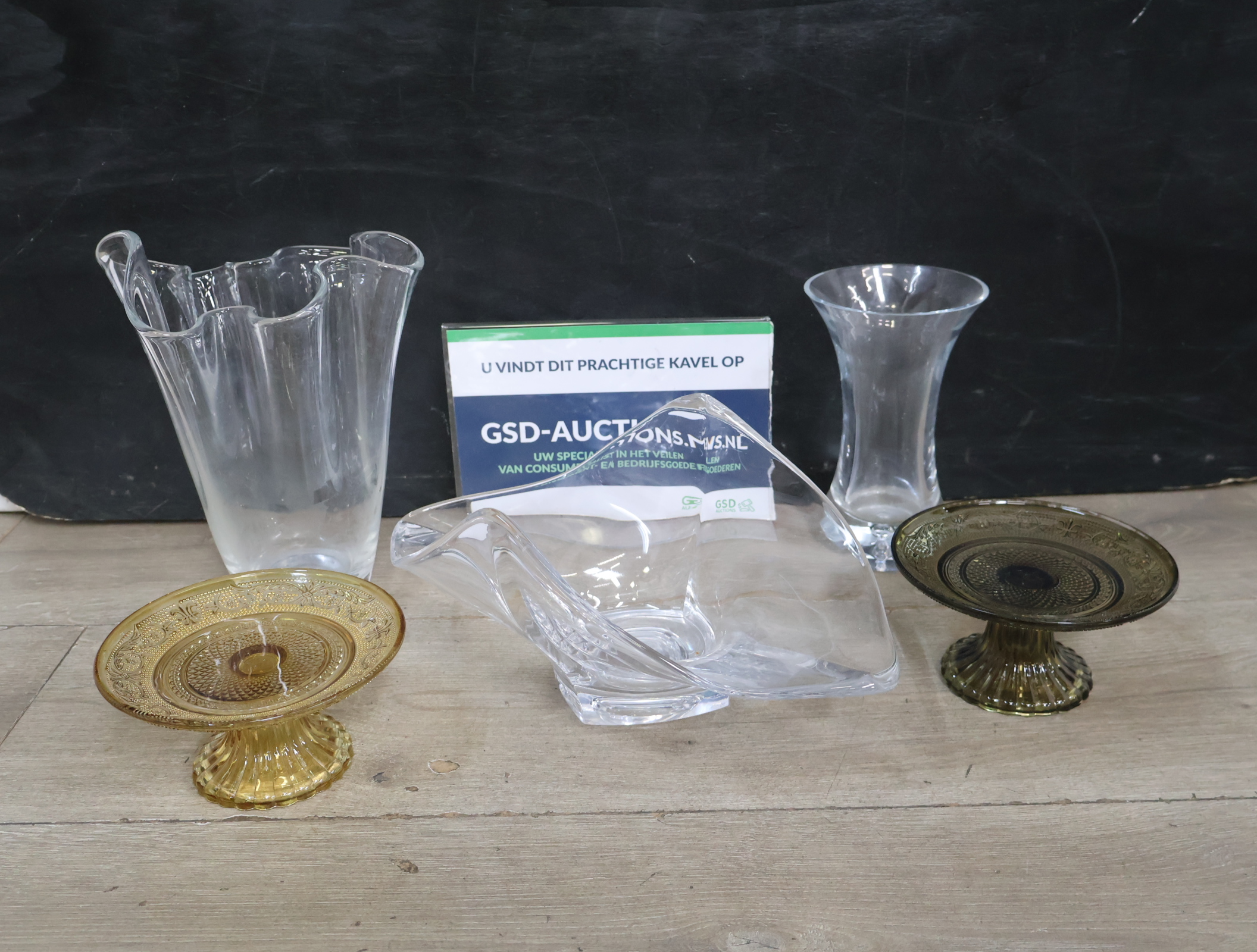 Set glazen vazen en schalen – kavel bij GSD Auctions, Zoeterwoude