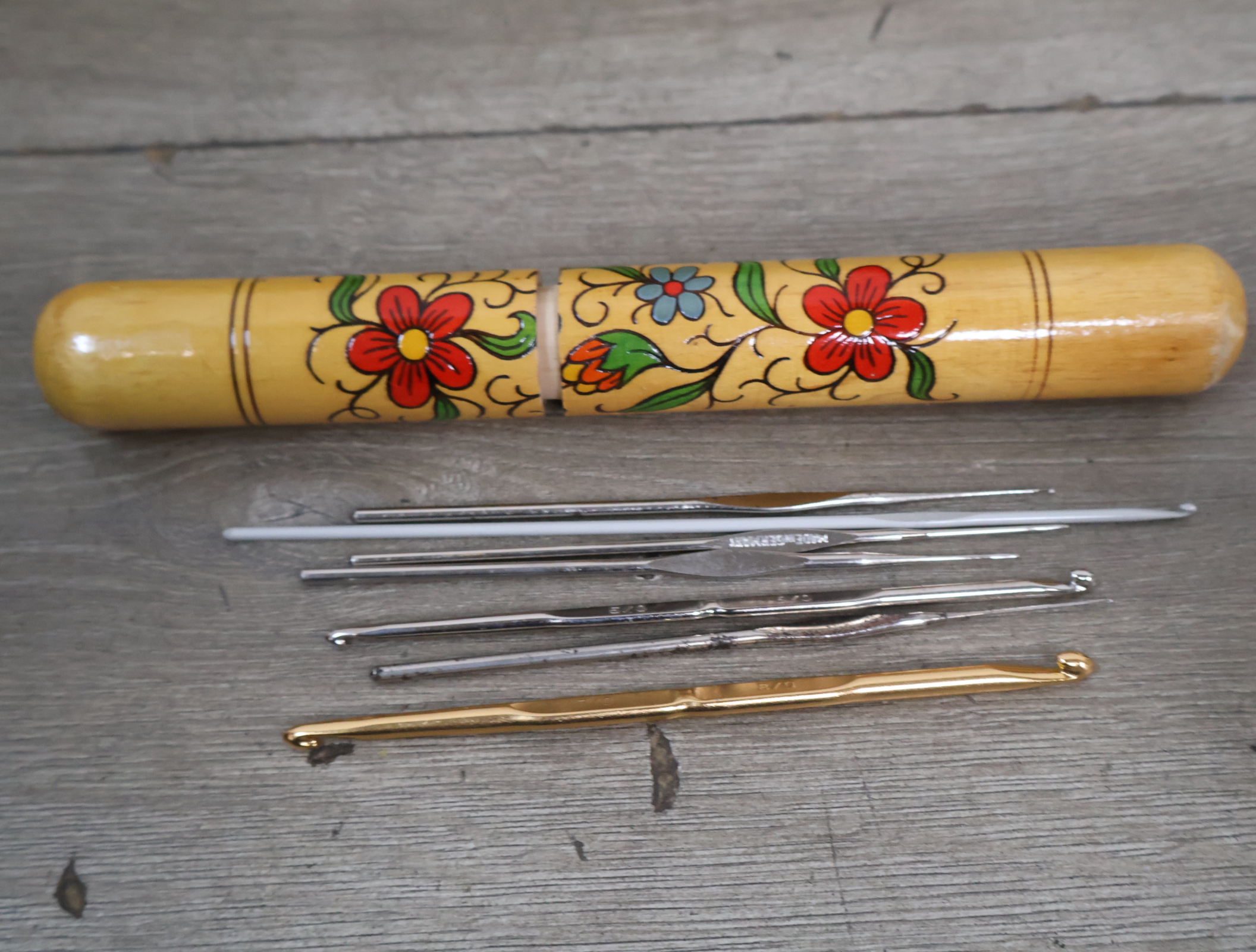 Vintage houten naaidoos met inhoud – foto 9 – kavel bij GSD Auctions, Zoeterwoude