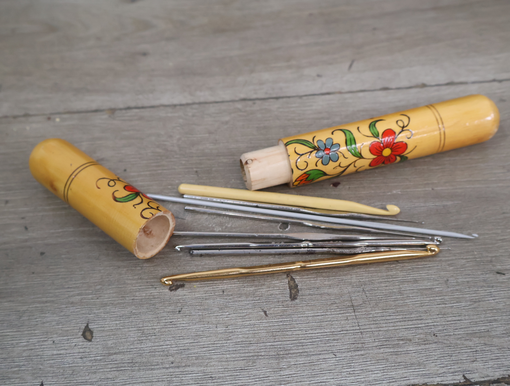 Vintage houten naaidoos met inhoud – foto 10 – kavel bij GSD Auctions, Zoeterwoude