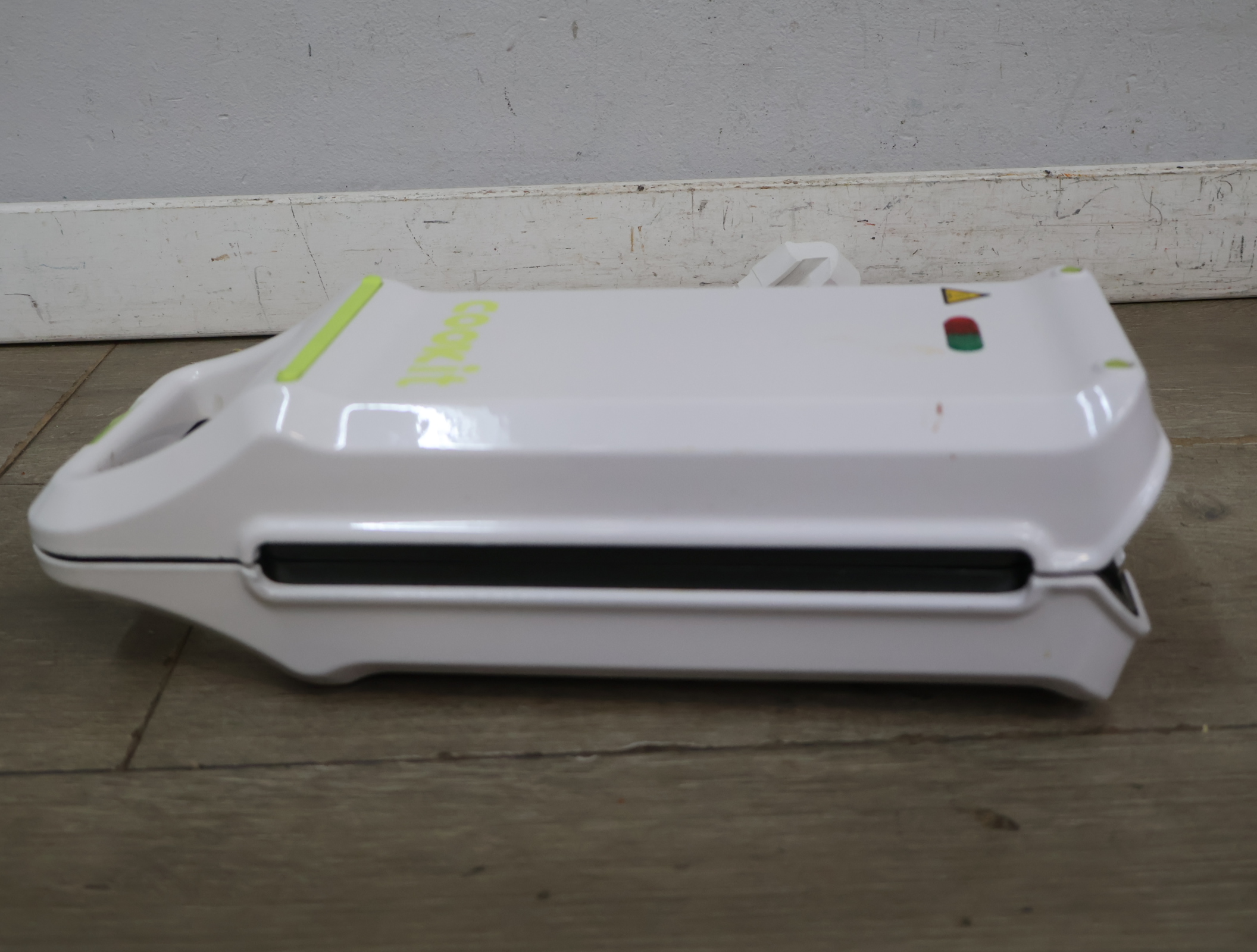 Wit ovalen grillapparaat – foto 6 – kavel bij GSD Auctions, Zoeterwoude