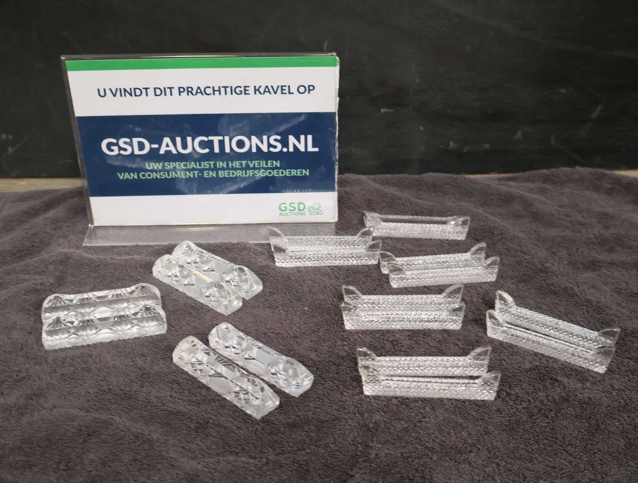 Kristallen messenleggers set met doos – foto 4 – kavel bij GSD Auctions, Zoeterwoude