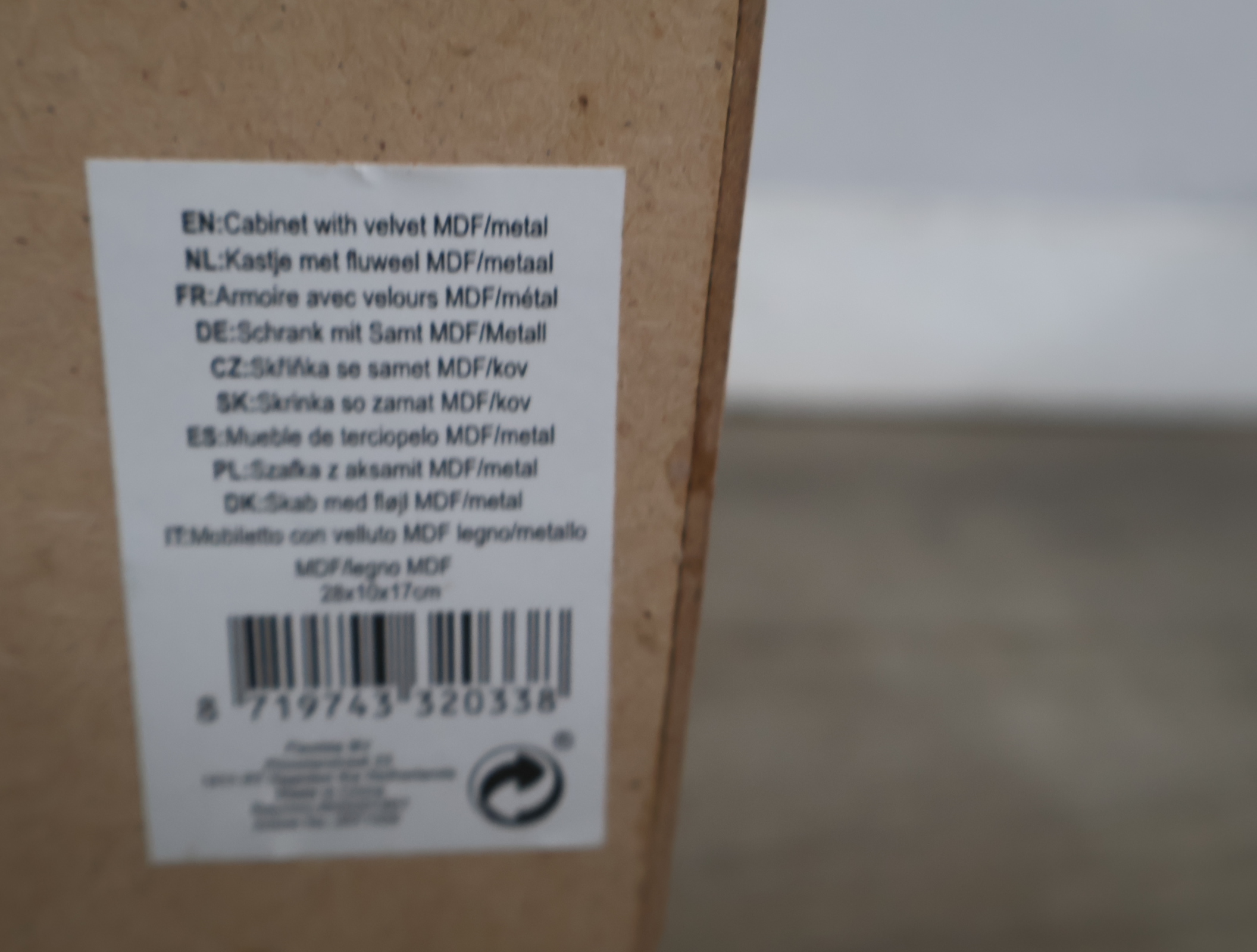 Houten ladekast met fluweel front en metalen poten – foto 10 – kavel bij GSD Auctions, Zoeterwoude