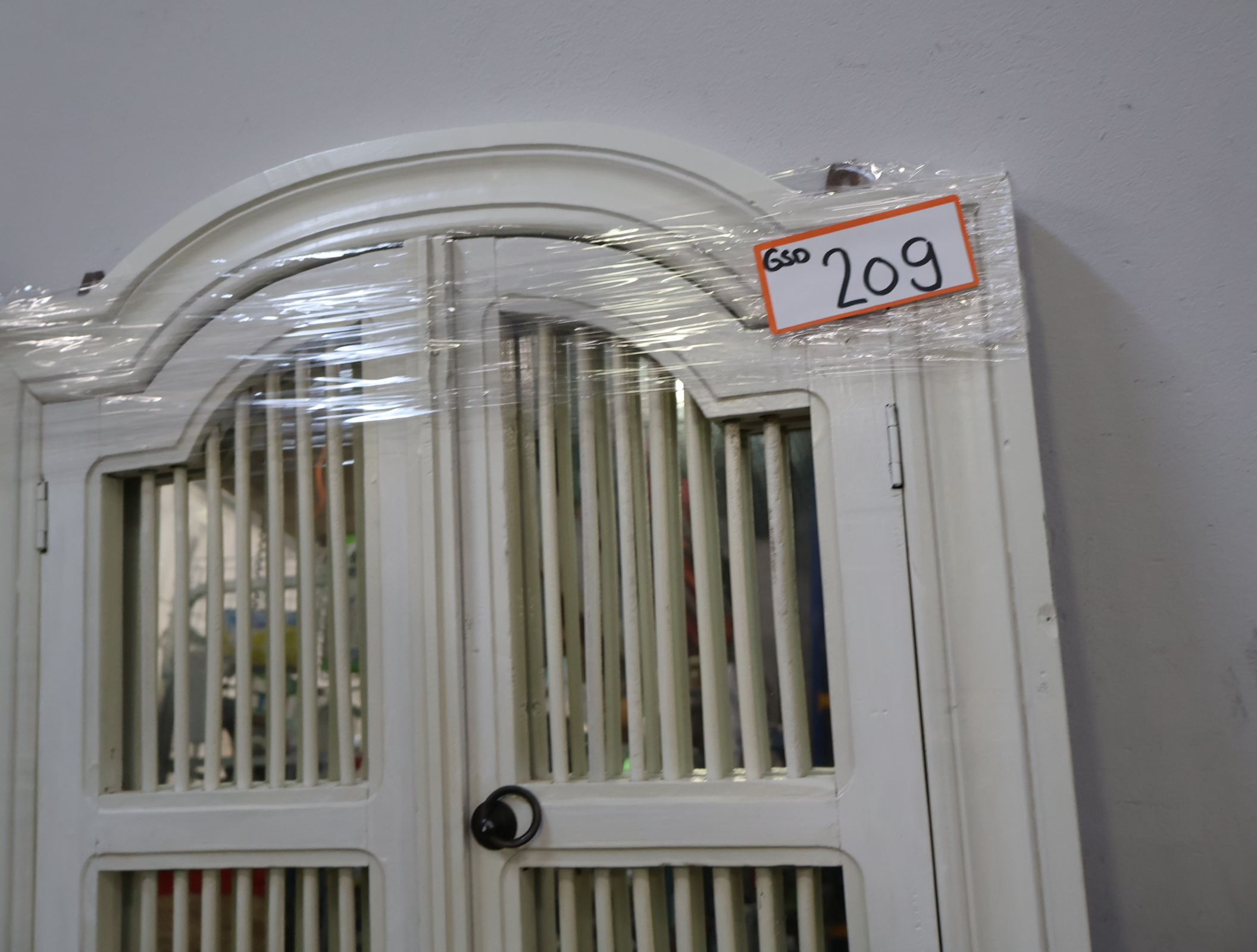 Wit houten spiegel – foto 16 – kavel bij GSD Auctions, Zoeterwoude