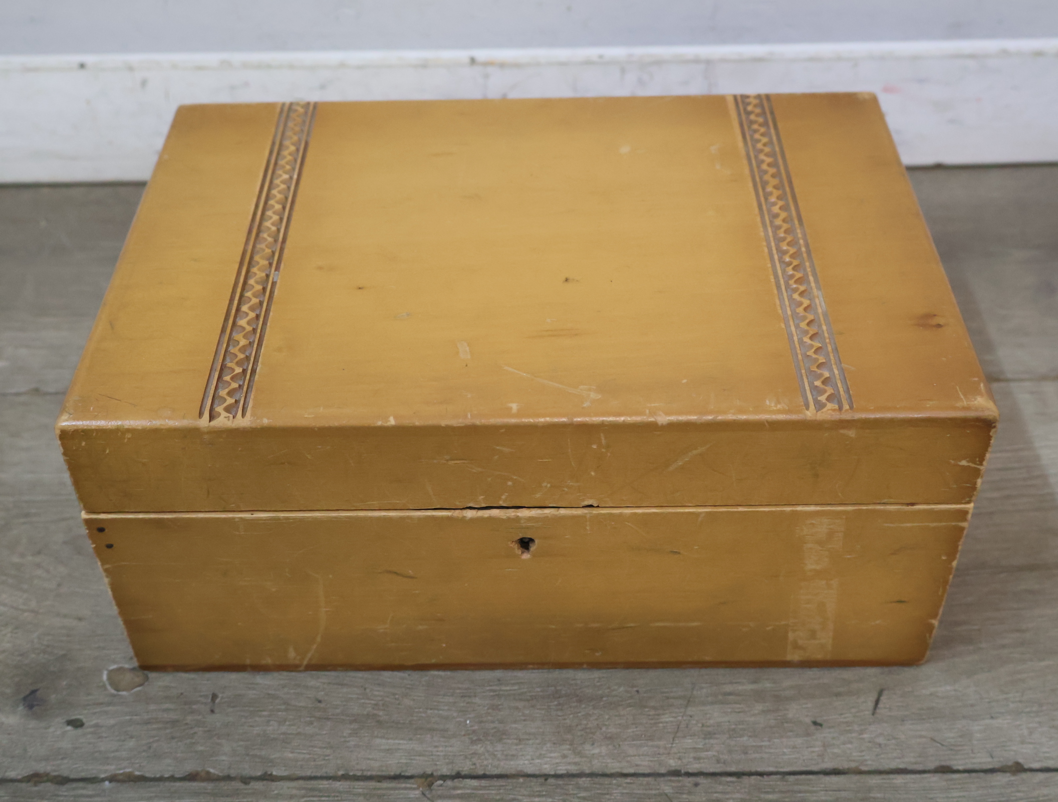 Houten naaidoos met Garen – foto 10 – kavel bij GSD Auctions, Zoeterwoude