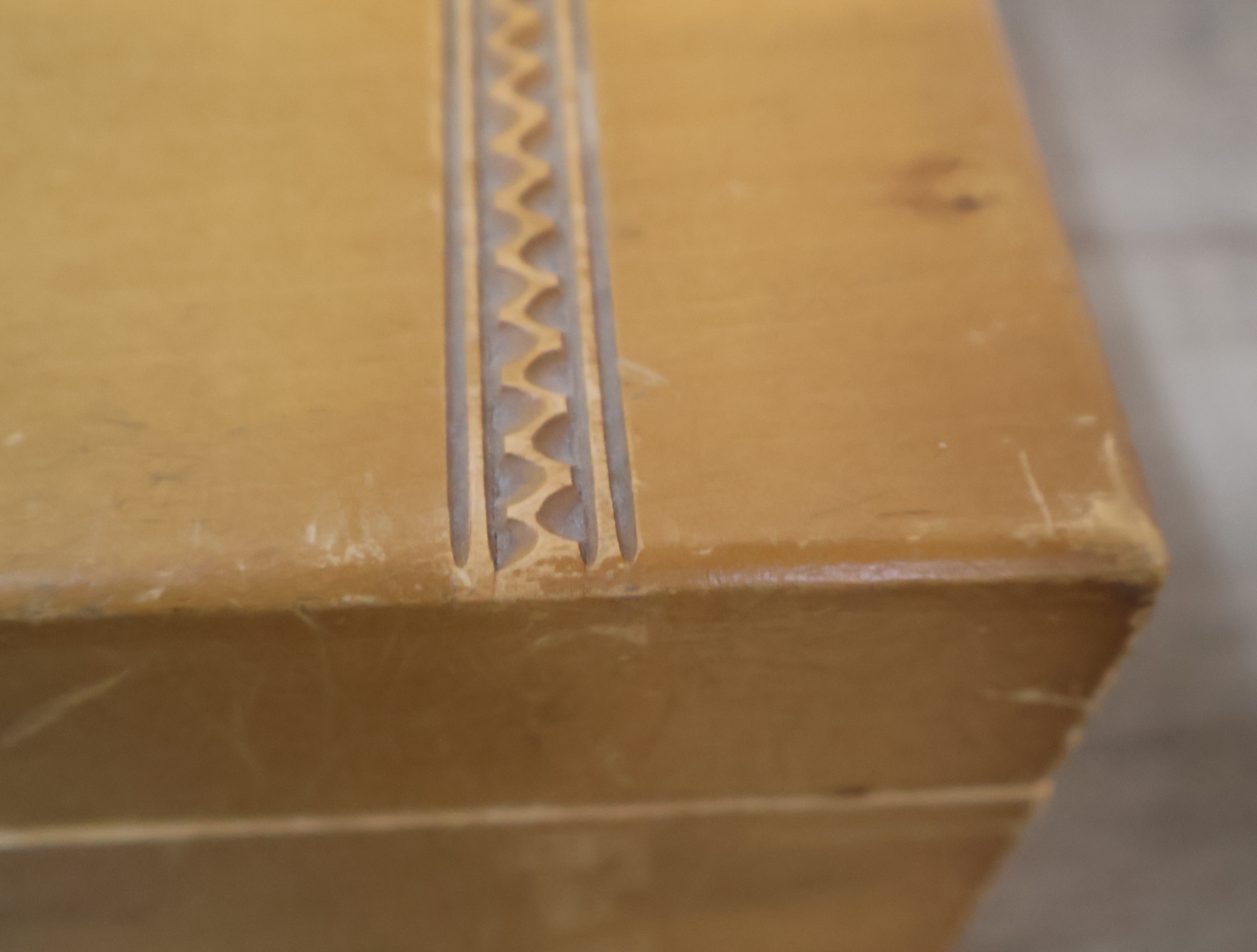 Houten naaidoos met Garen – foto 11 – kavel bij GSD Auctions, Zoeterwoude