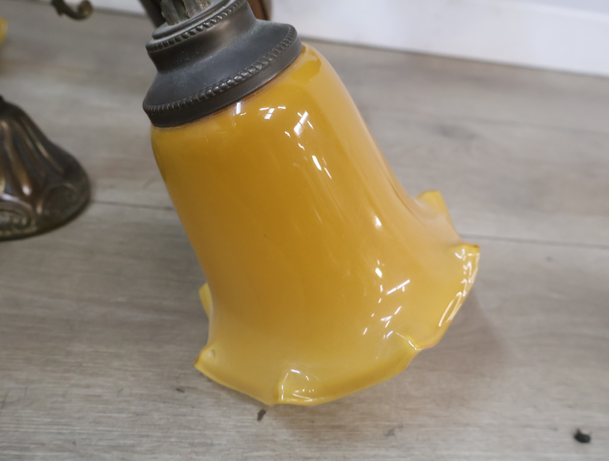 Vintage kroonluchter met 6 glazen kapjes – foto 13 – kavel bij GSD Auctions, Zoeterwoude
