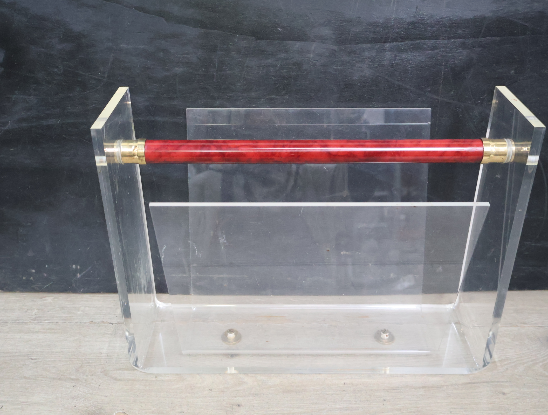 Transparante plexiglas tijdschrifthouder – foto 4 – kavel bij GSD Auctions, Zoeterwoude