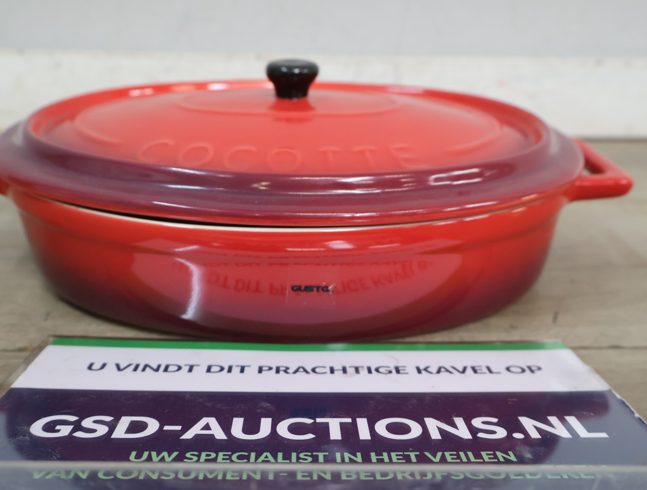 Rode Gusto Cocotte Gietijzeren Pan – foto 3 – kavel bij GSD Auctions, Zoeterwoude