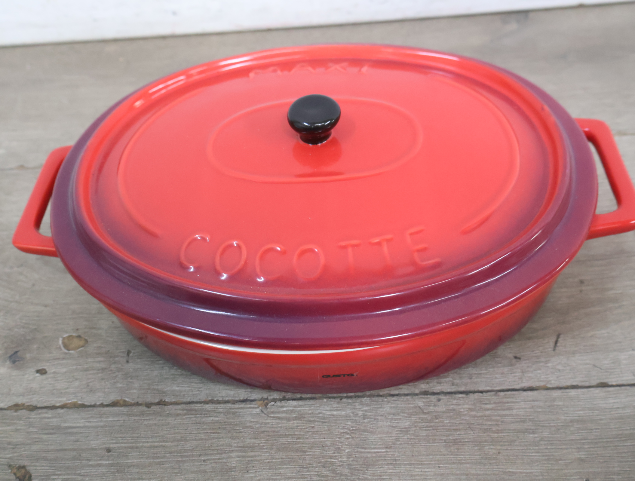 Rode Gusto Cocotte Gietijzeren Pan – foto 4 – kavel bij GSD Auctions, Zoeterwoude