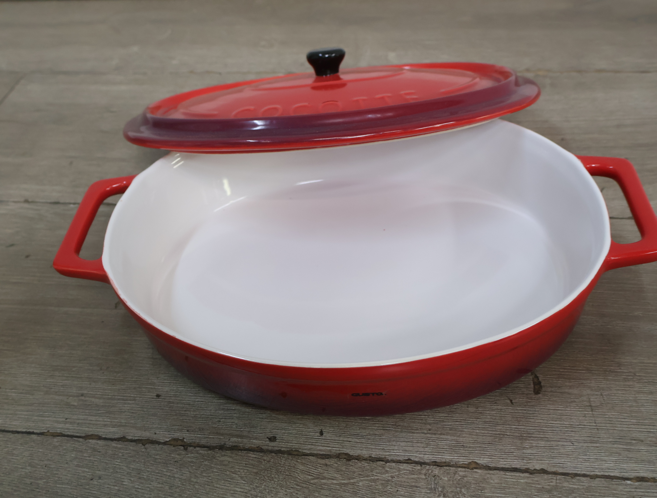 Rode Gusto Cocotte Gietijzeren Pan – foto 11 – kavel bij GSD Auctions, Zoeterwoude