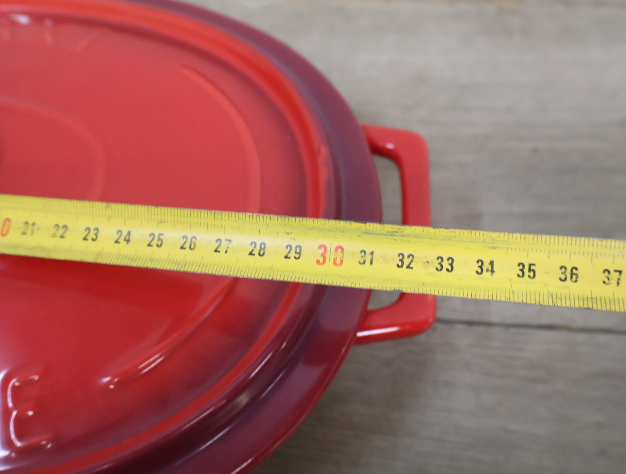 Rode Gusto Cocotte Gietijzeren Pan – foto 18 – kavel bij GSD Auctions, Zoeterwoude