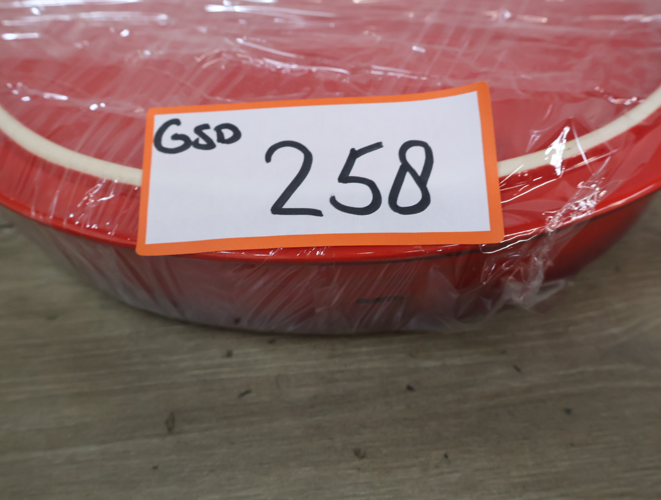 Rode Gusto Cocotte Gietijzeren Pan – foto 20 – kavel bij GSD Auctions, Zoeterwoude
