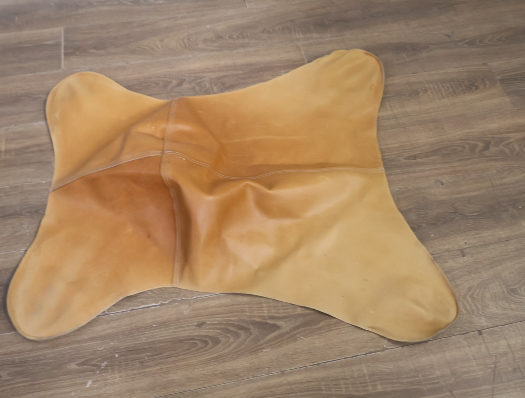 Leren karpet – foto 4 – kavel bij GSD Auctions, Zoeterwoude