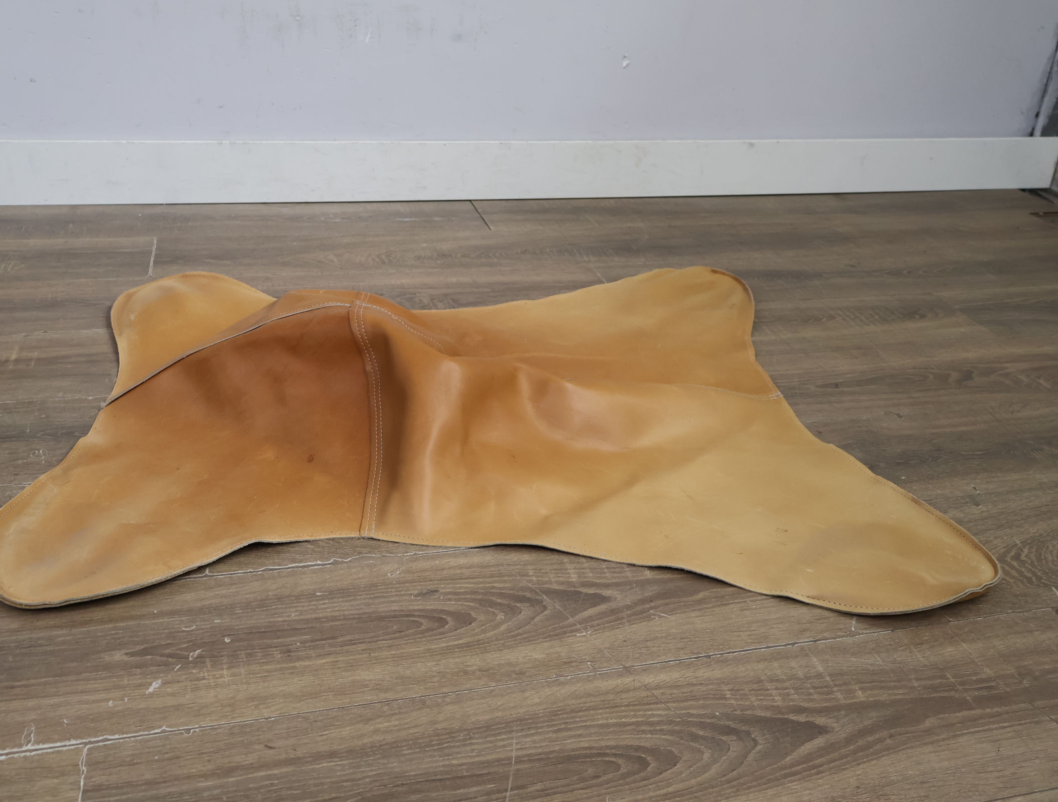 Leren karpet – foto 5 – kavel bij GSD Auctions, Zoeterwoude