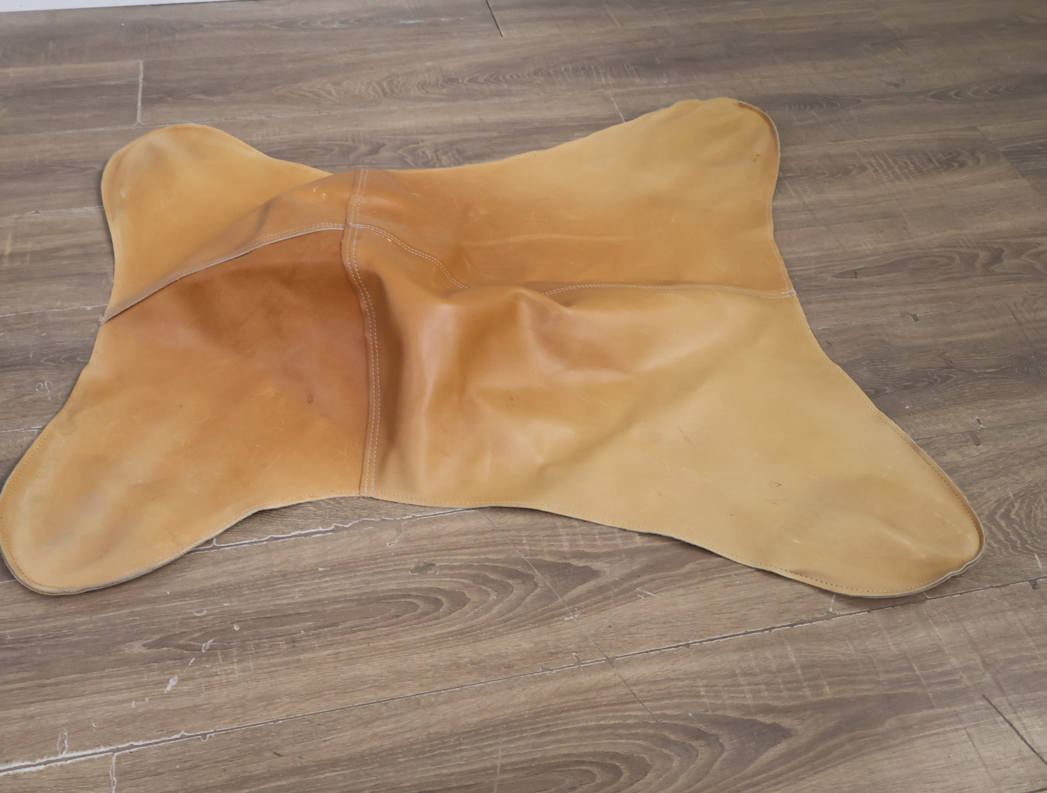 Leren karpet – foto 6 – kavel bij GSD Auctions, Zoeterwoude