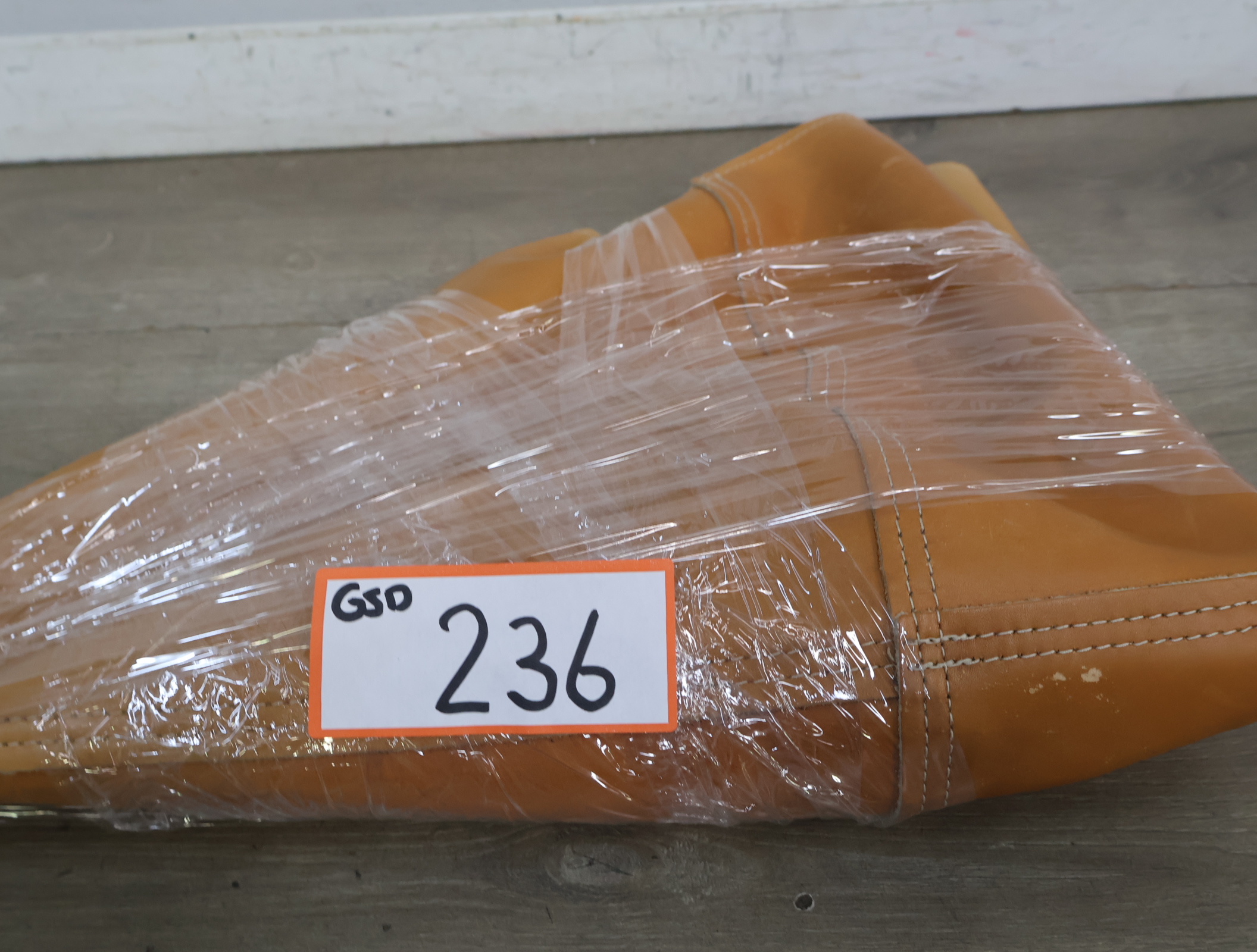 Leren karpet – foto 16 – kavel bij GSD Auctions, Zoeterwoude