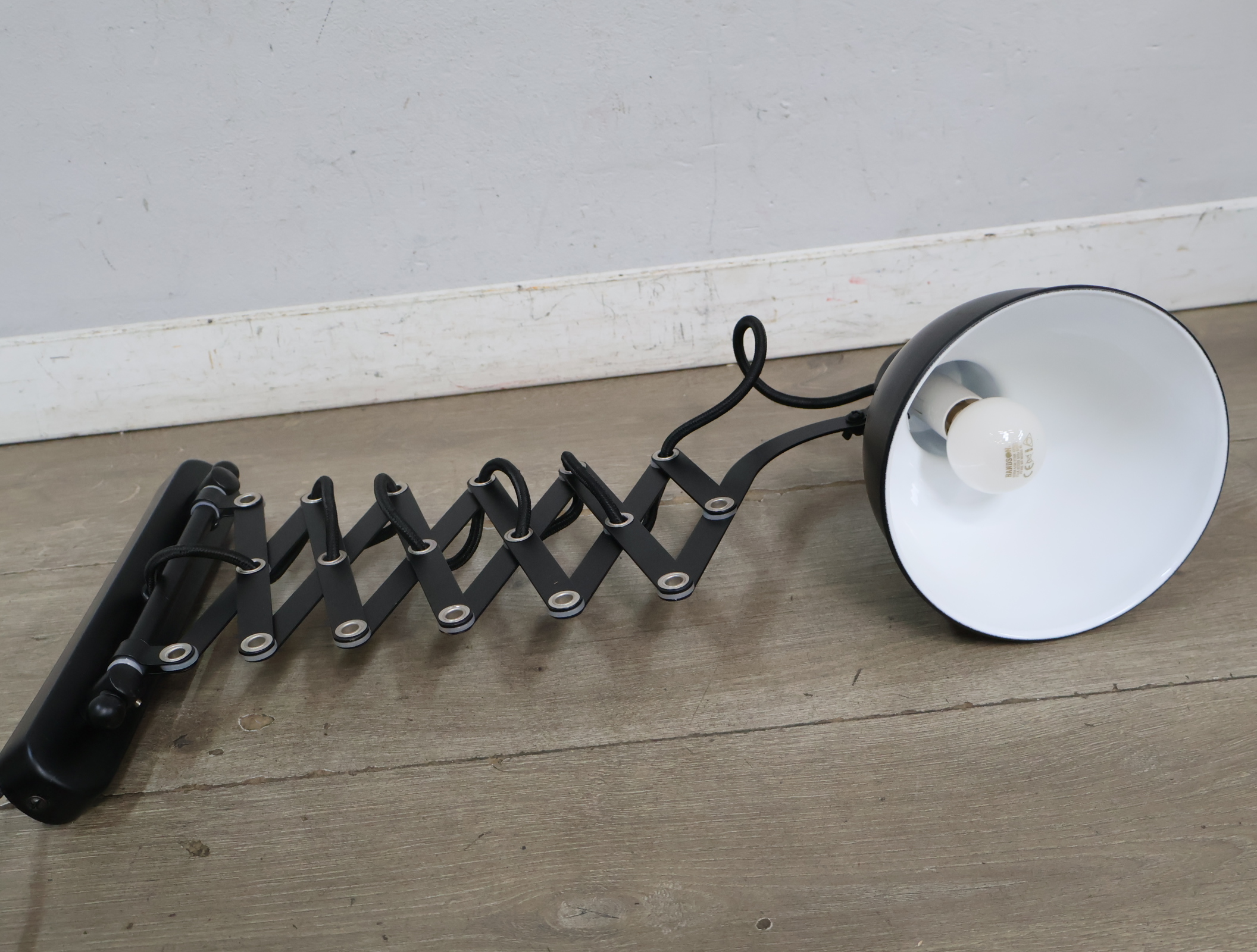 Industriële uitschuifbare wandlamp – foto 6 – kavel bij GSD Auctions, Zoeterwoude