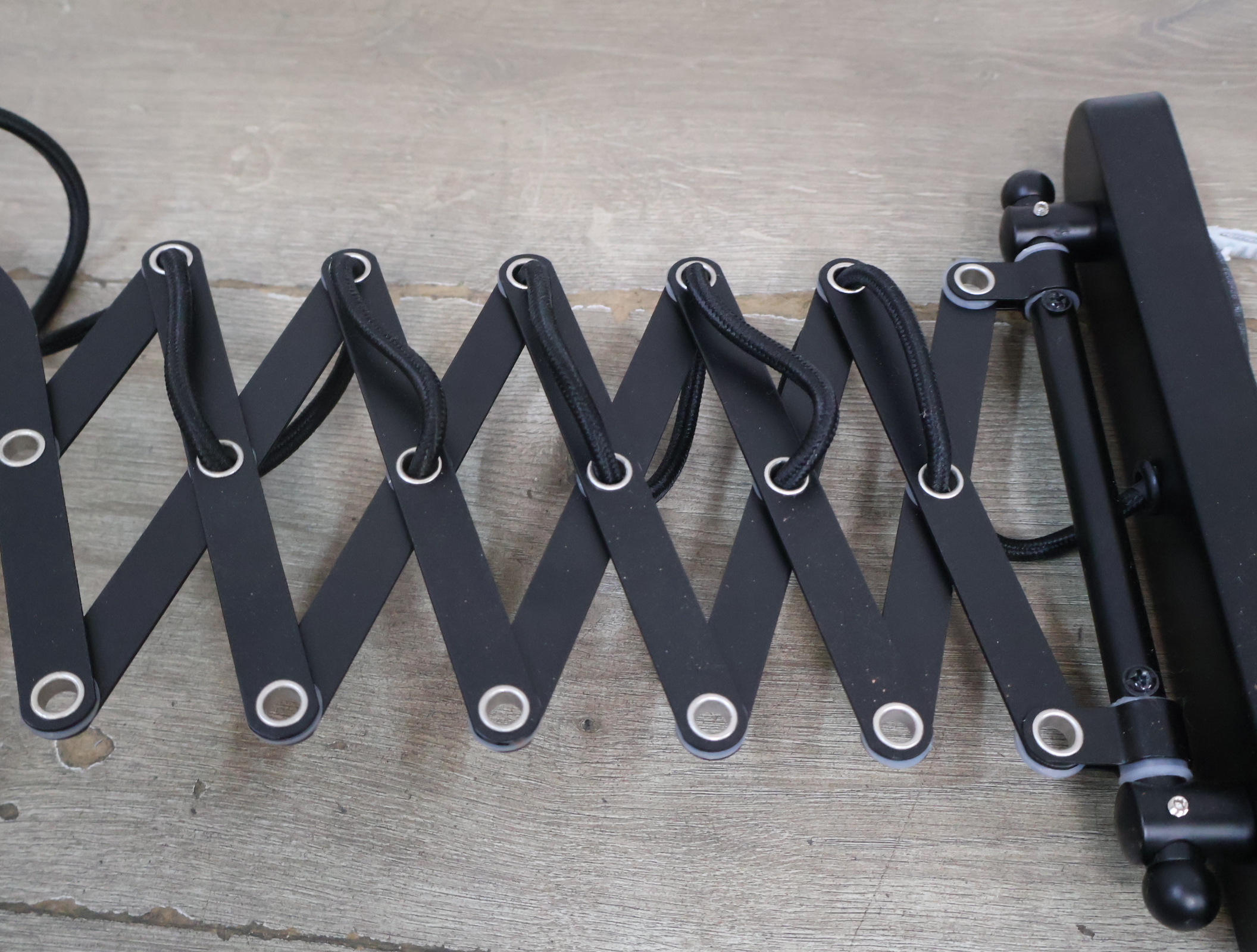 Industriële uitschuifbare wandlamp – foto 11 – kavel bij GSD Auctions, Zoeterwoude