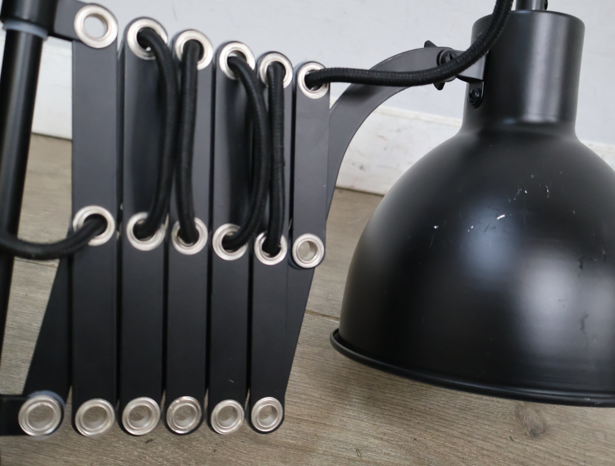 Industriële uitschuifbare wandlamp – foto 13 – kavel bij GSD Auctions, Zoeterwoude