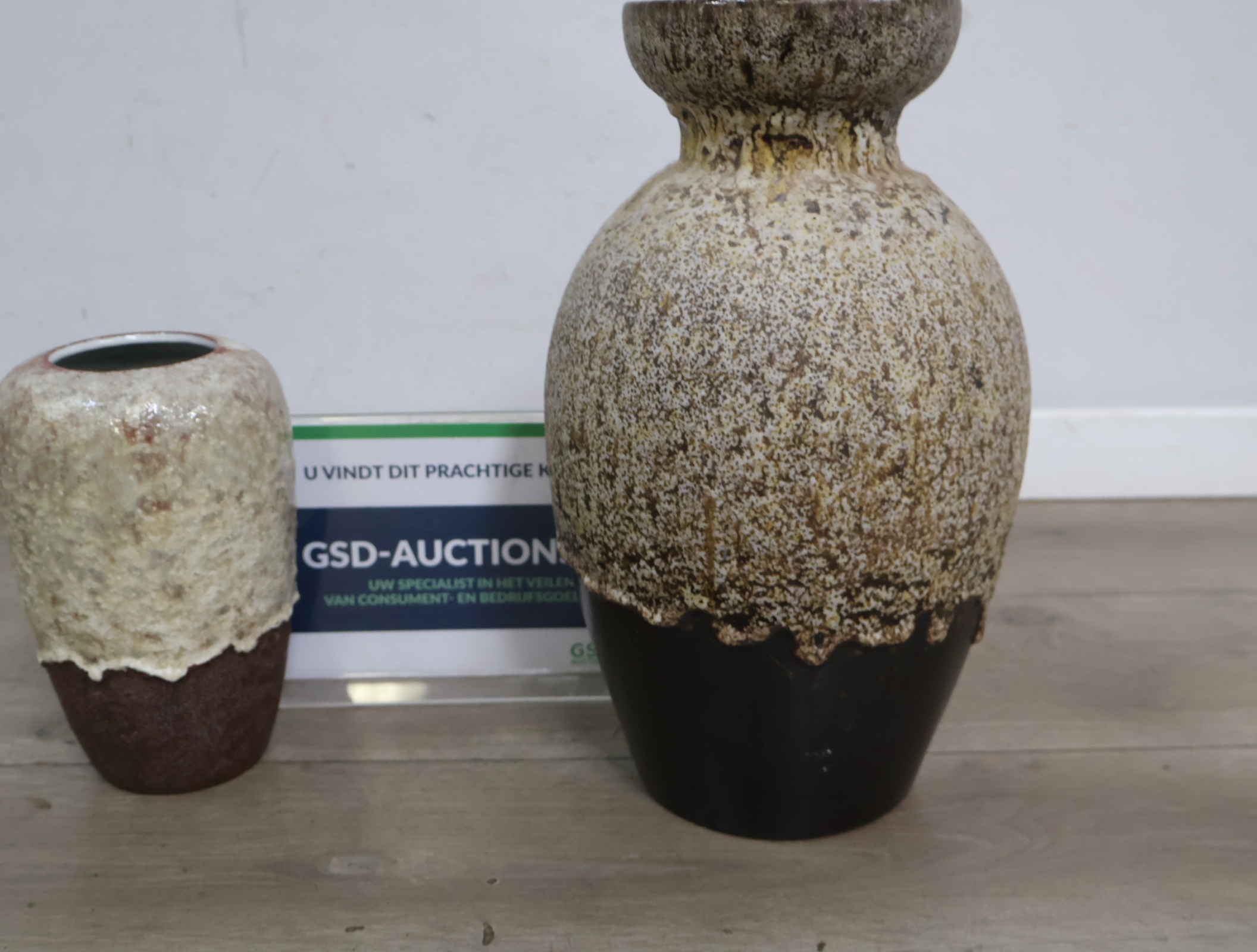 Set van twee keramische vazen – foto 2 – kavel bij GSD Auctions, Zoeterwoude