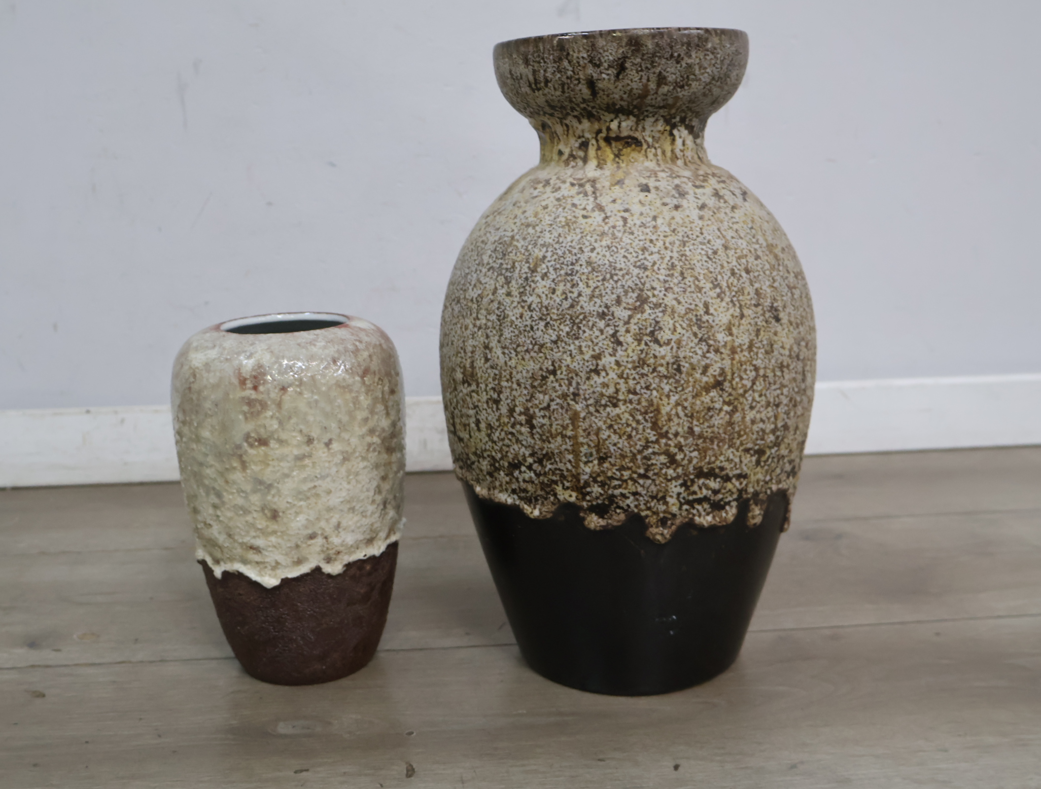 Set van twee keramische vazen – foto 3 – kavel bij GSD Auctions, Zoeterwoude