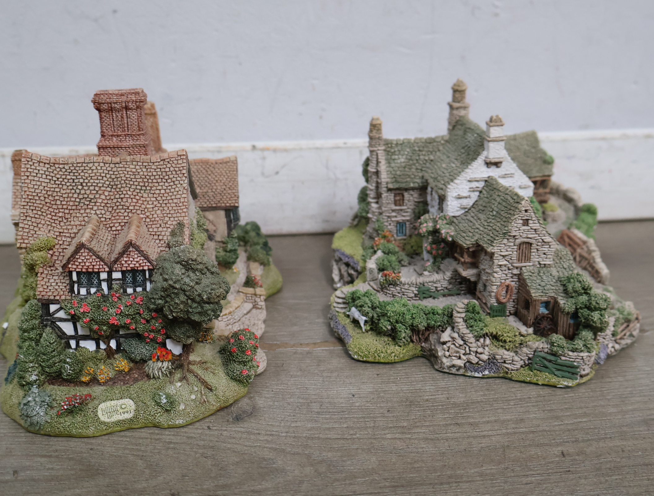 Diverse decoratieve miniatuurhuisjes – foto 7 – kavel bij GSD Auctions, Zoeterwoude
