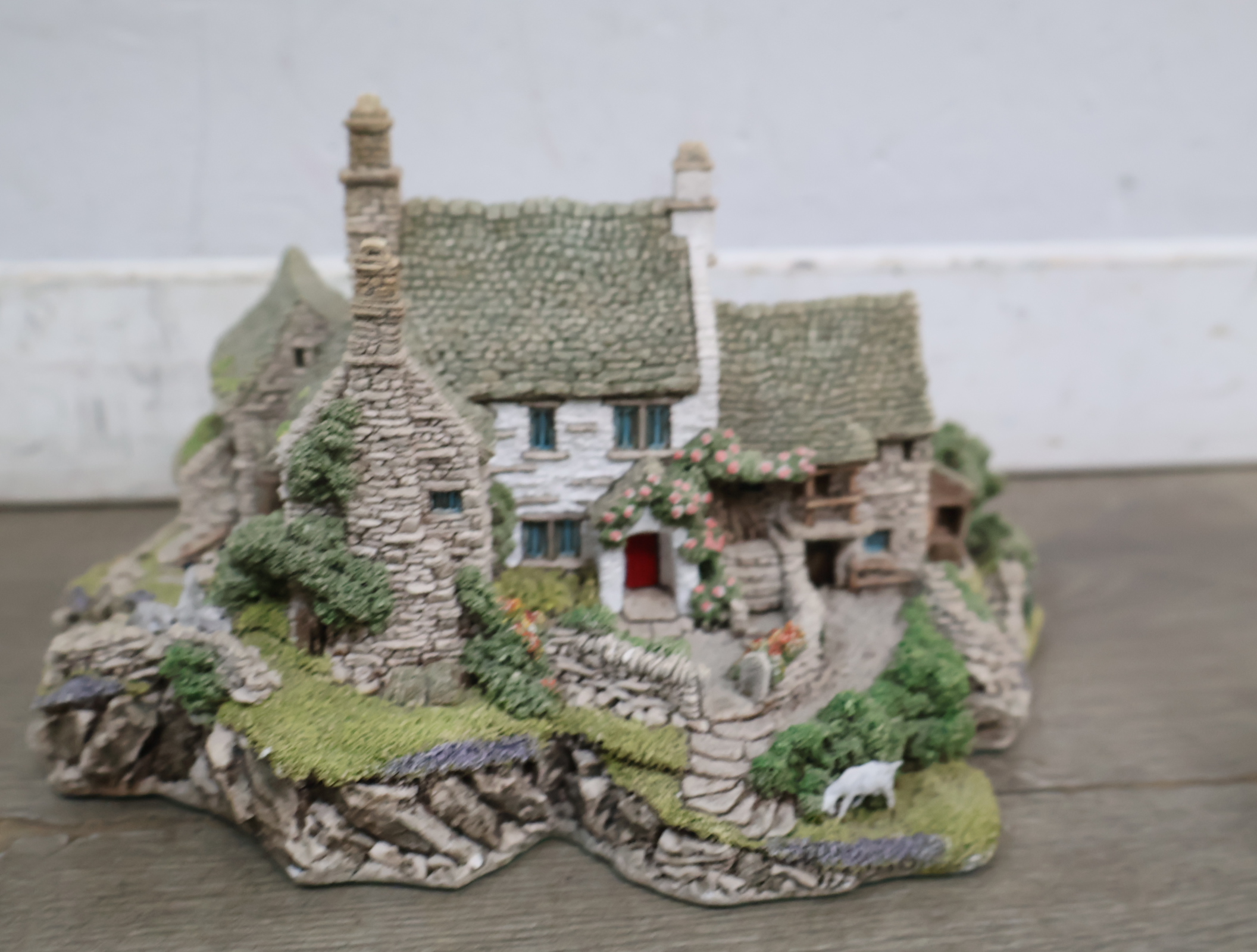 Diverse decoratieve miniatuurhuisjes – foto 10 – kavel bij GSD Auctions, Zoeterwoude