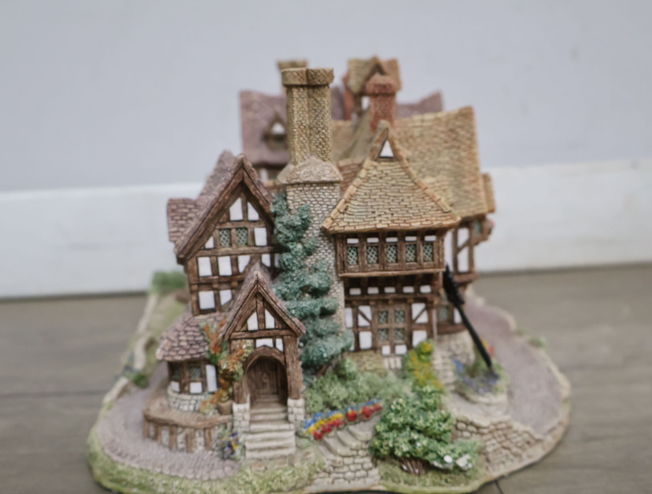 Diverse decoratieve miniatuurhuisjes – foto 15 – kavel bij GSD Auctions, Zoeterwoude