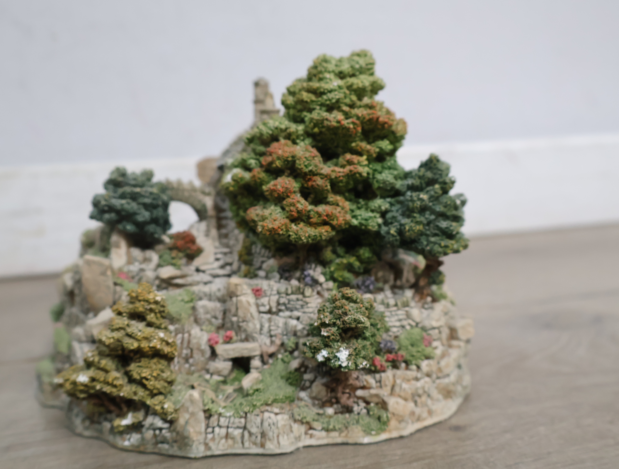 Diverse decoratieve miniatuurhuisjes – foto 19 – kavel bij GSD Auctions, Zoeterwoude