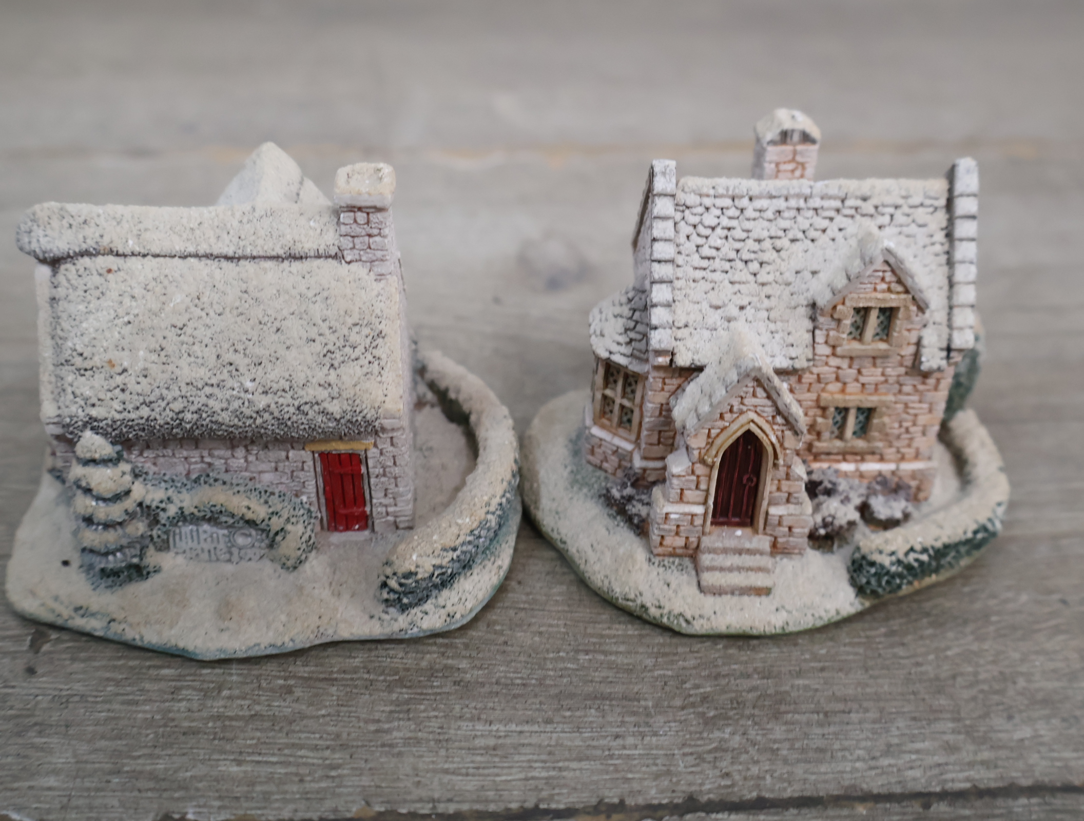 Diverse decoratieve miniatuurhuisjes – foto 28 – kavel bij GSD Auctions, Zoeterwoude