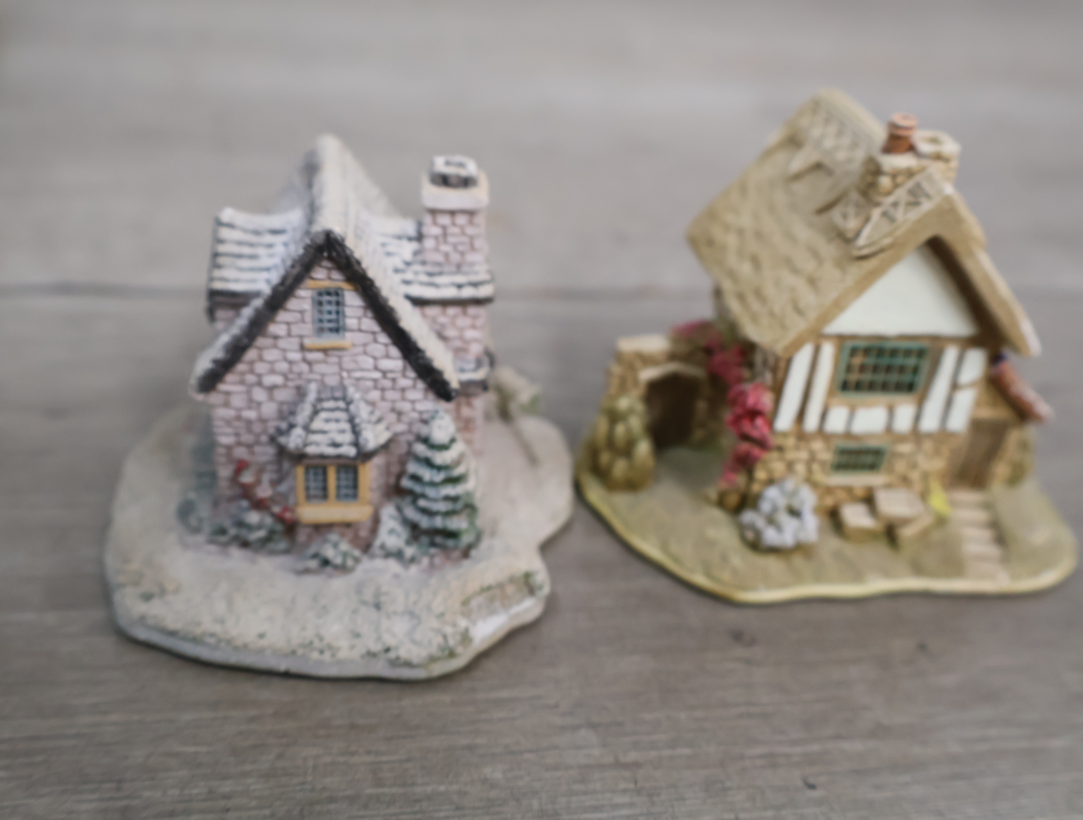 Diverse decoratieve miniatuurhuisjes – foto 30 – kavel bij GSD Auctions, Zoeterwoude