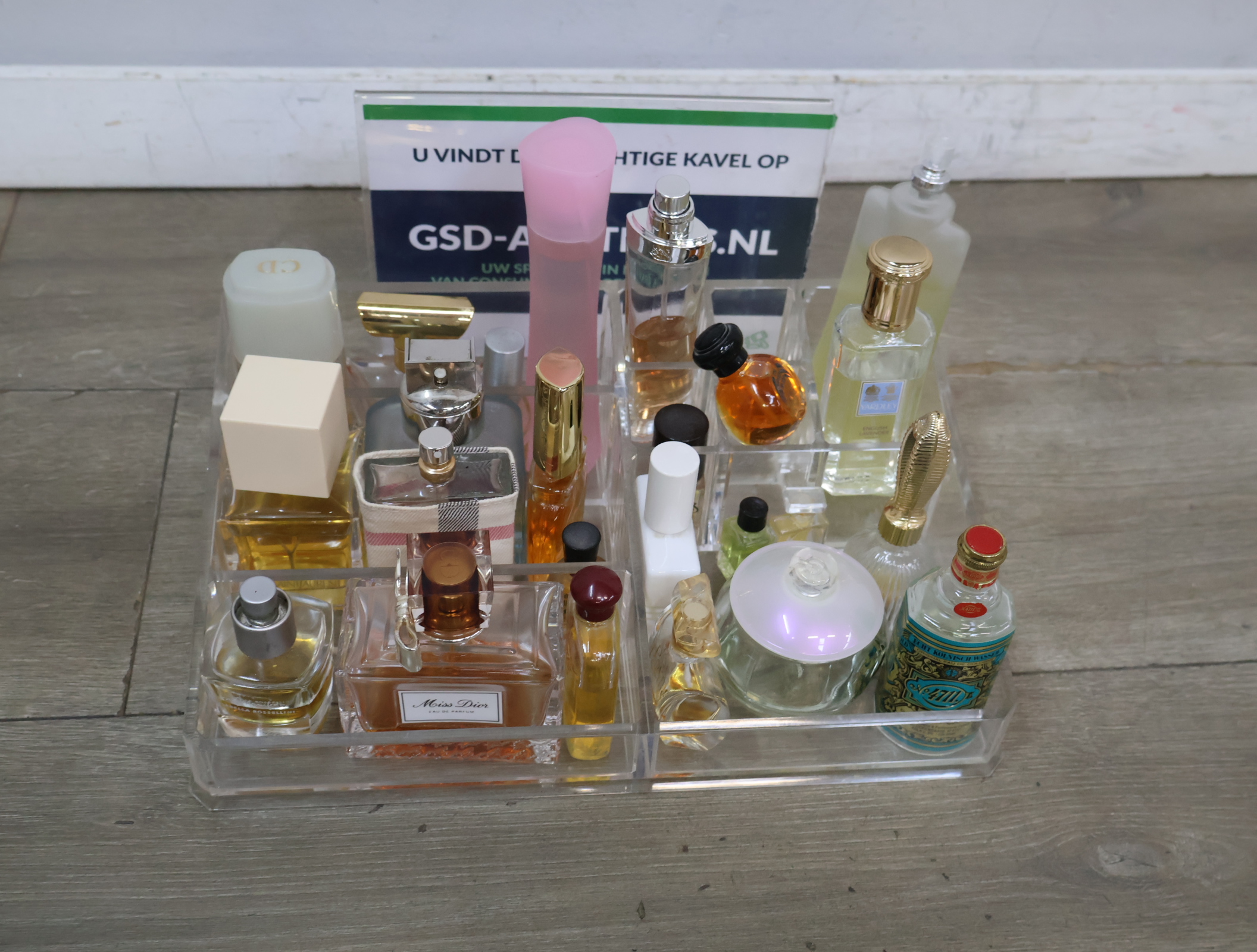 Diverse parfumflesjes – foto 2 – kavel bij GSD Auctions, Zoeterwoude