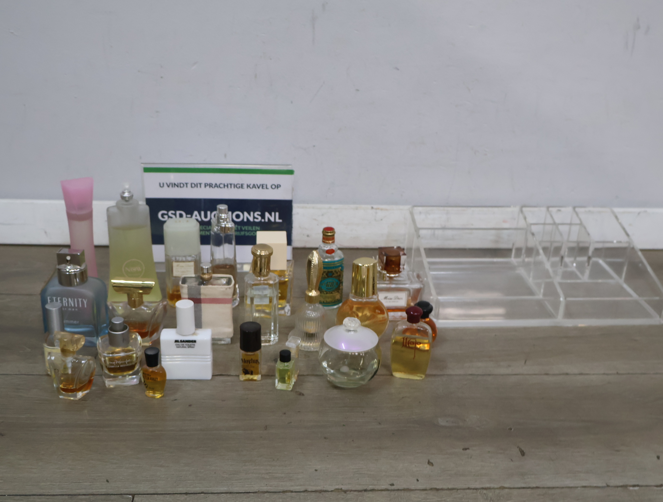 Diverse parfumflesjes – foto 3 – kavel bij GSD Auctions, Zoeterwoude