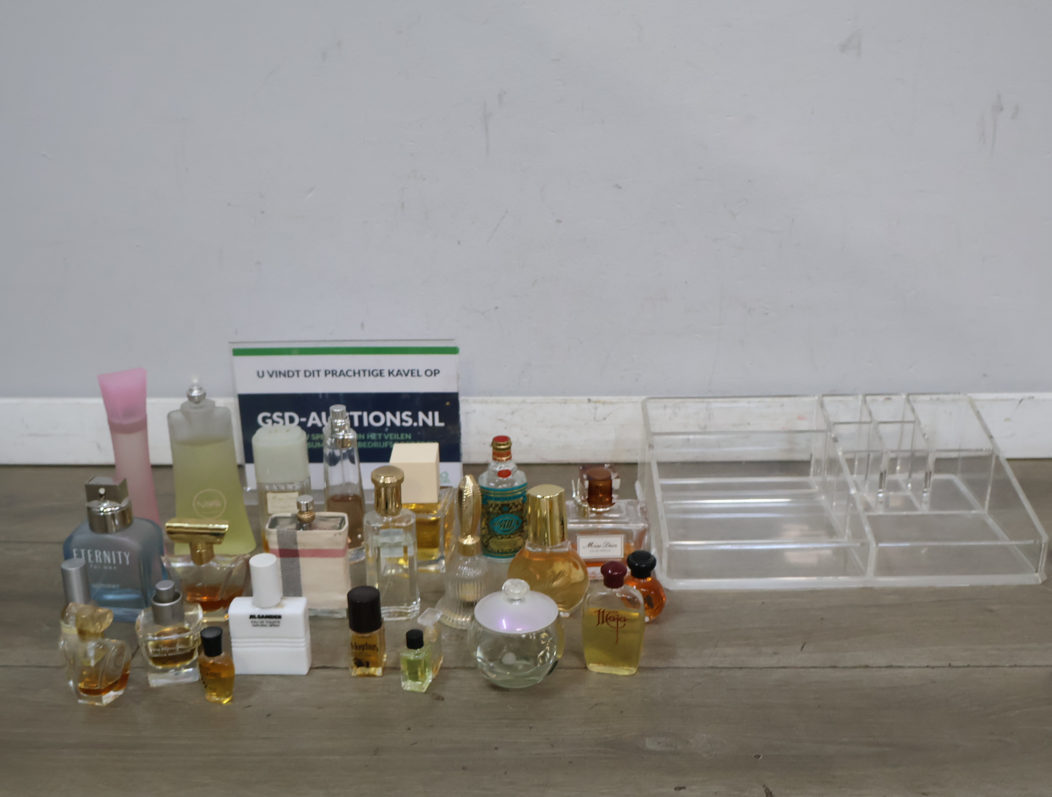 Diverse parfumflesjes – foto 4 – kavel bij GSD Auctions, Zoeterwoude